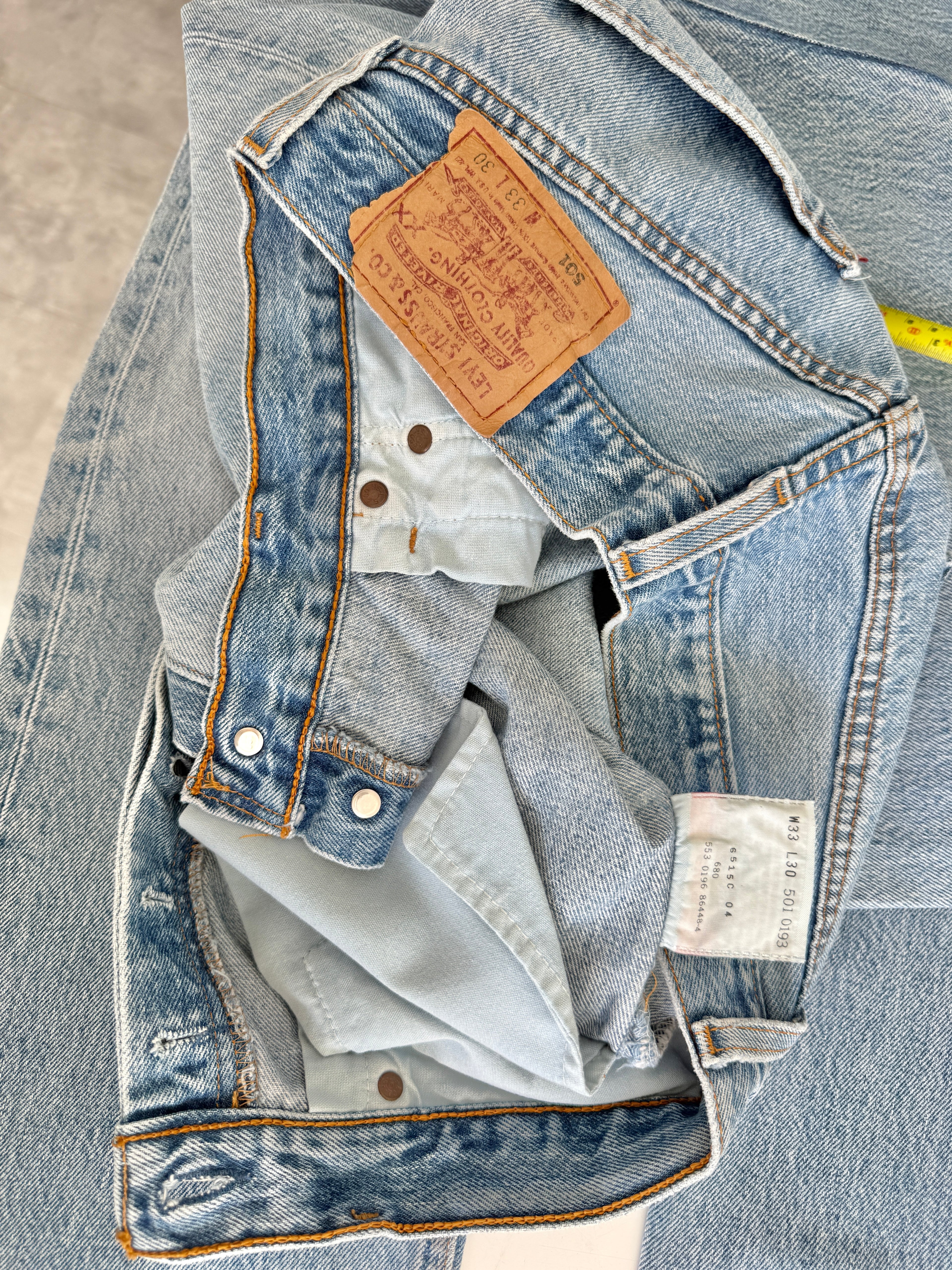 W31 L30 vintage Levis 501 30/31” measured waist medium faded blue 501s amazing fade 90s USA denim