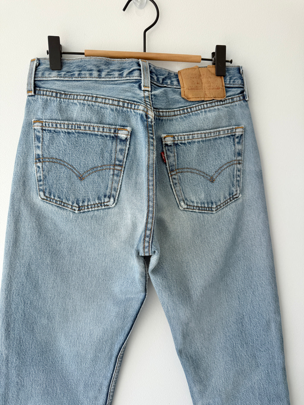 Soft W27 L30 vintage Levis 501 26/27” measured waist medium blue 90s USA  501s