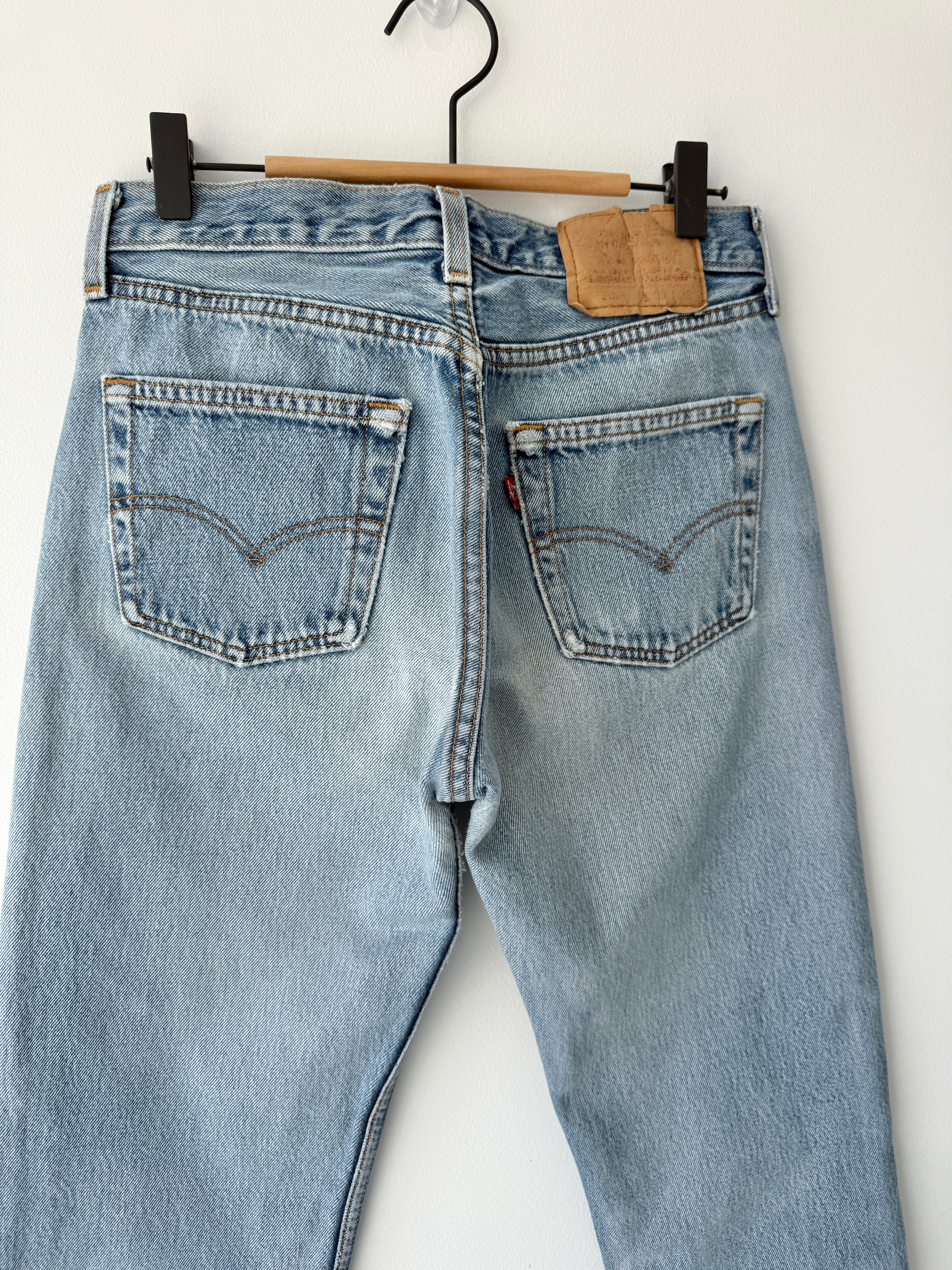 Soft W27 L30 vintage Levis 501 26/27” measured waist medium blue 90s USA  501s
