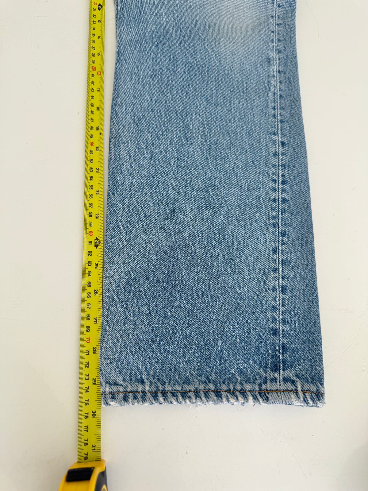 W30 L29 vintage Levis 501 29/30” measured waist faded light blue distressed early 90s USA 501s