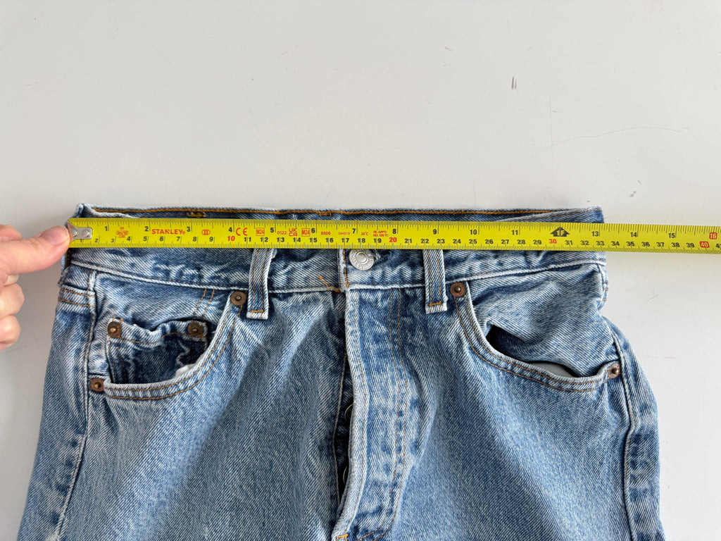 W25 L32 vintage Levis 501 25” measured waist blue 501s made in 80s