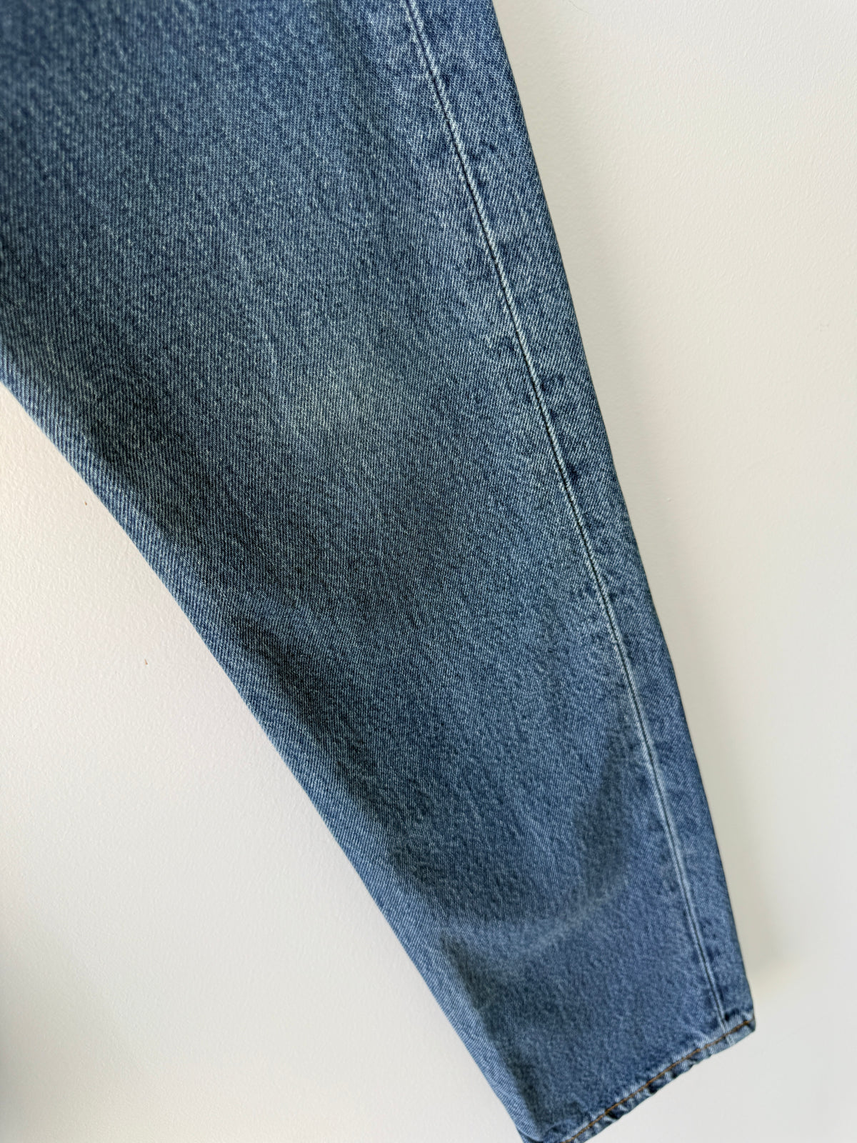 W23 L31 vintage Levis 501s 22/23” measured medium dark blue fade 501s Y2K