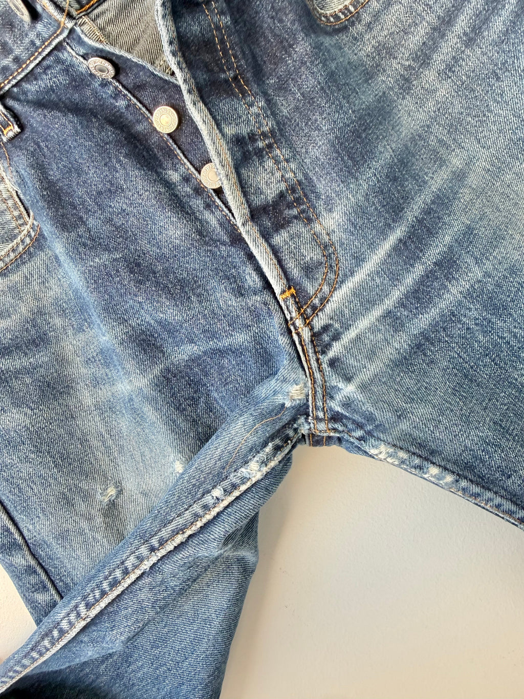 W31 L31 vintage Levis 501 dark blue 30/31” measured waist Y2K levis 501s