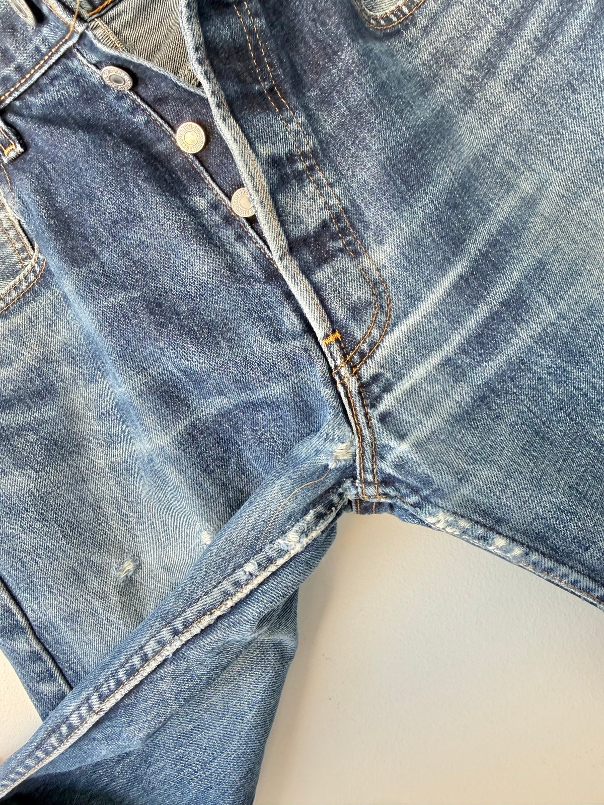 W31 L31 vintage Levis 501 dark blue 30/31” measured waist Y2K levis 501s