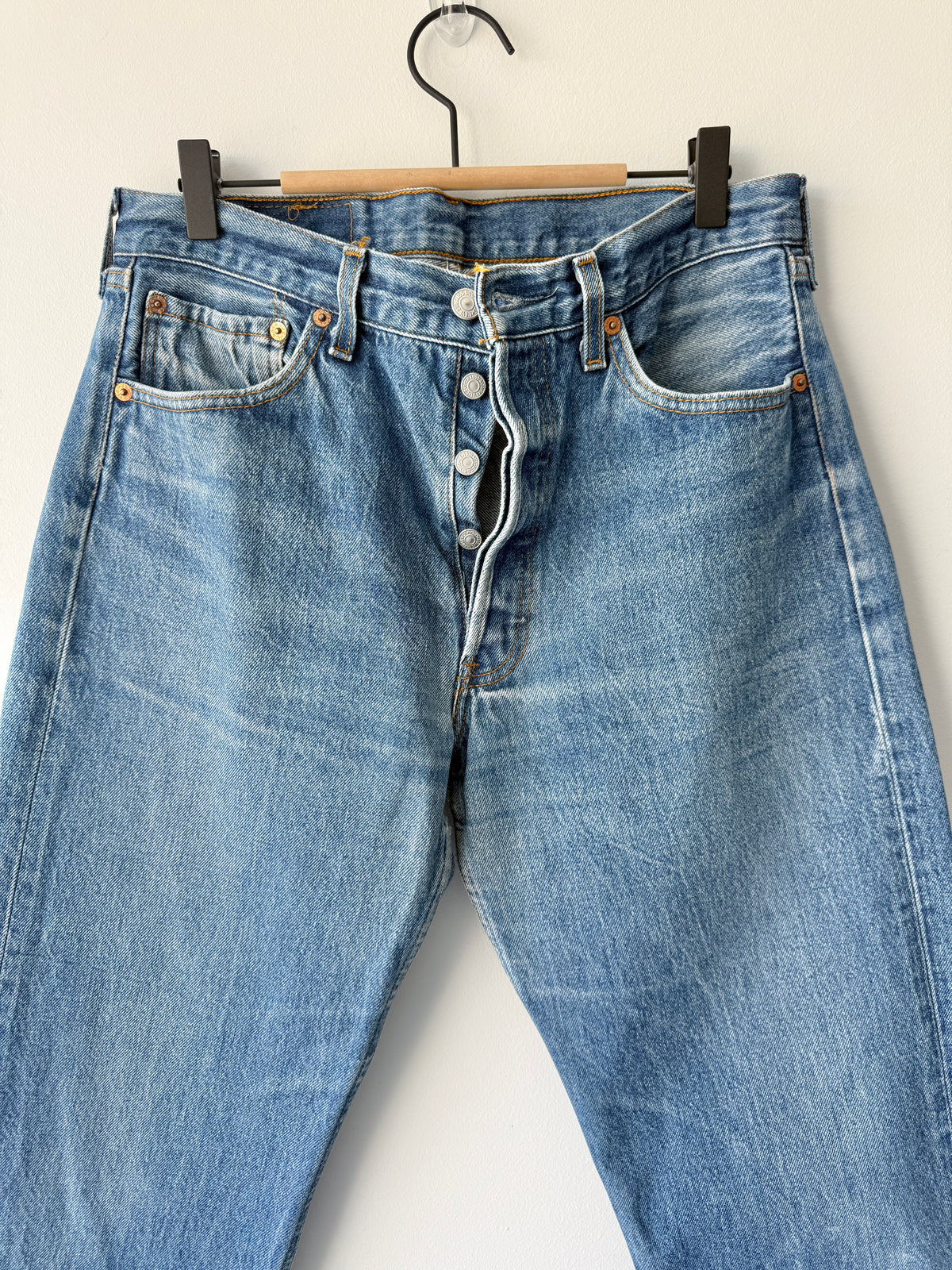 W31 L29 vintage Levis 501s 30/31” measured dark fade blue 90s 501s