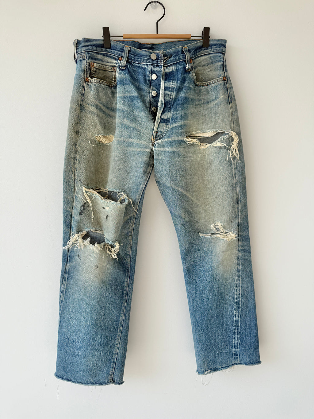 Selvedge soft W34 L28 vintage Levis 501xx 32/34” measured waist light faded blue USA 70s  501 selvedge