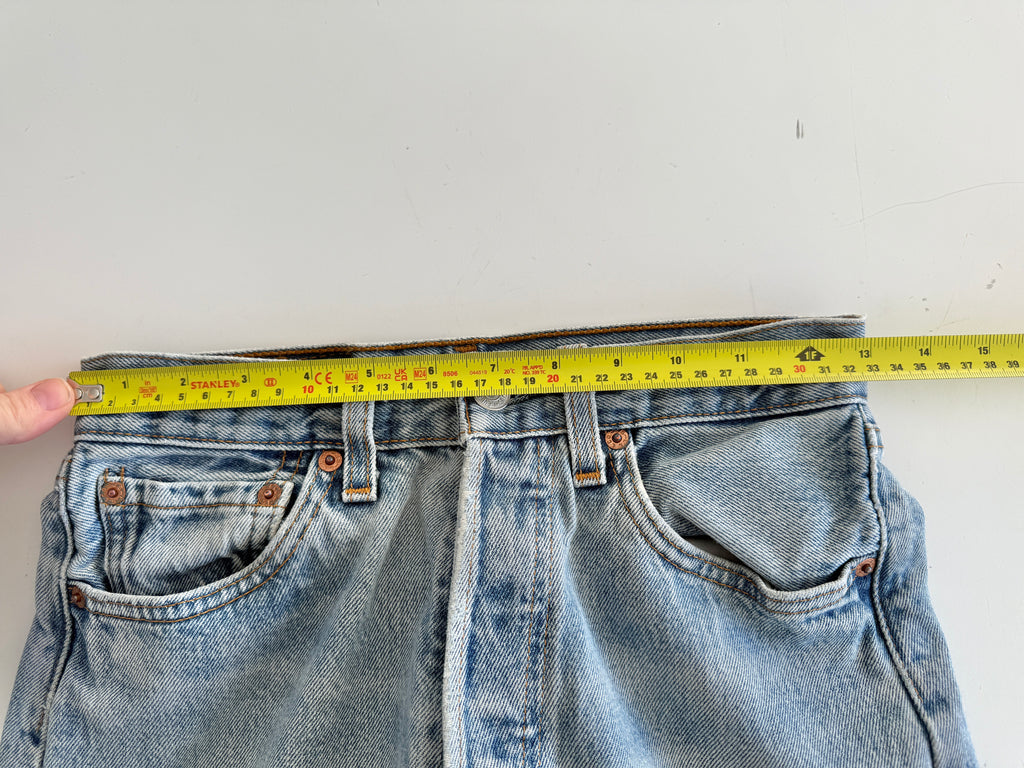 W25 L29 vintage Levis 501 24-25” measured “for women” light blue denim USA y2k