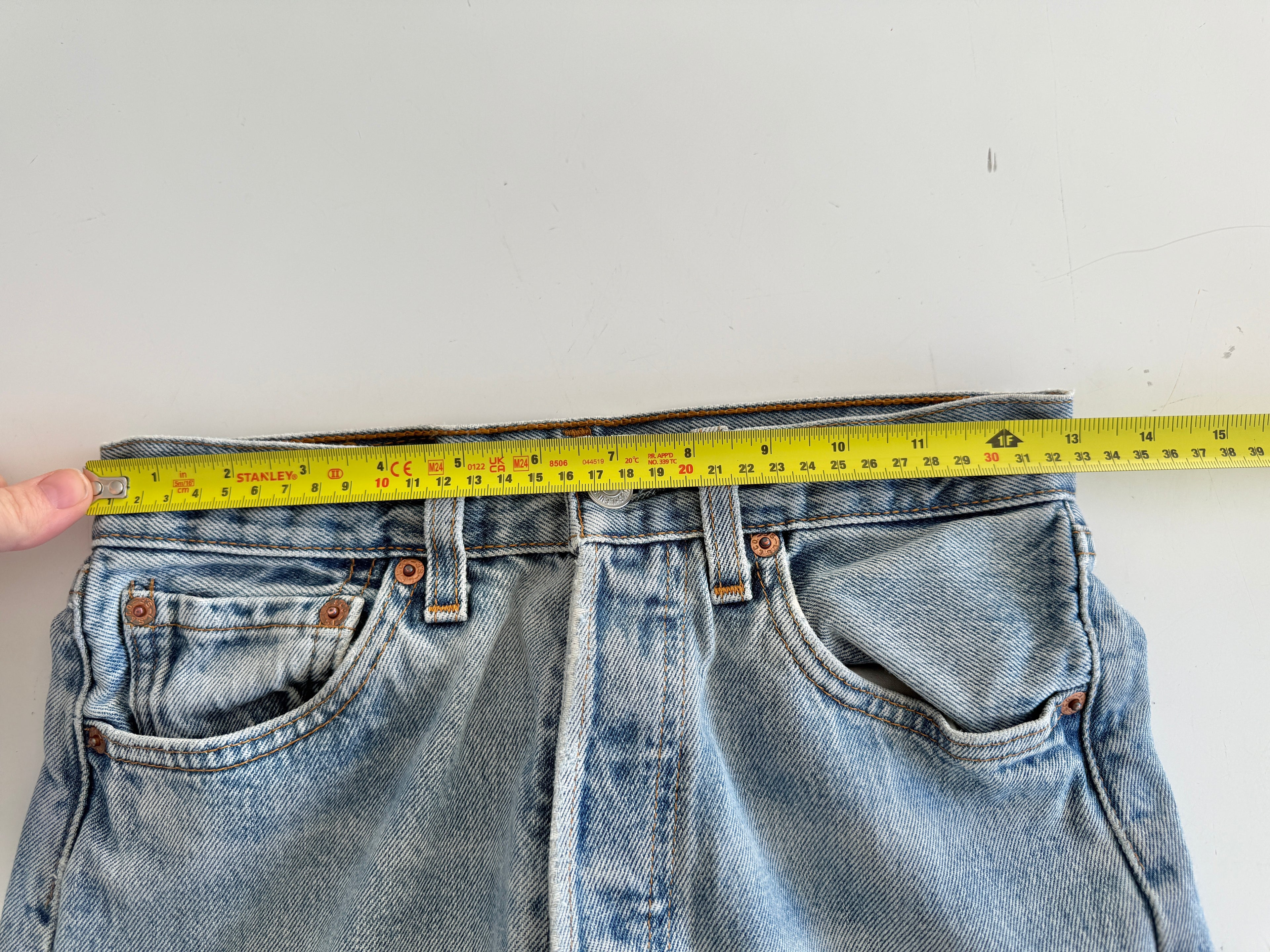 W25 L29 vintage Levis 501 24-25” measured “for women” light blue denim USA y2k