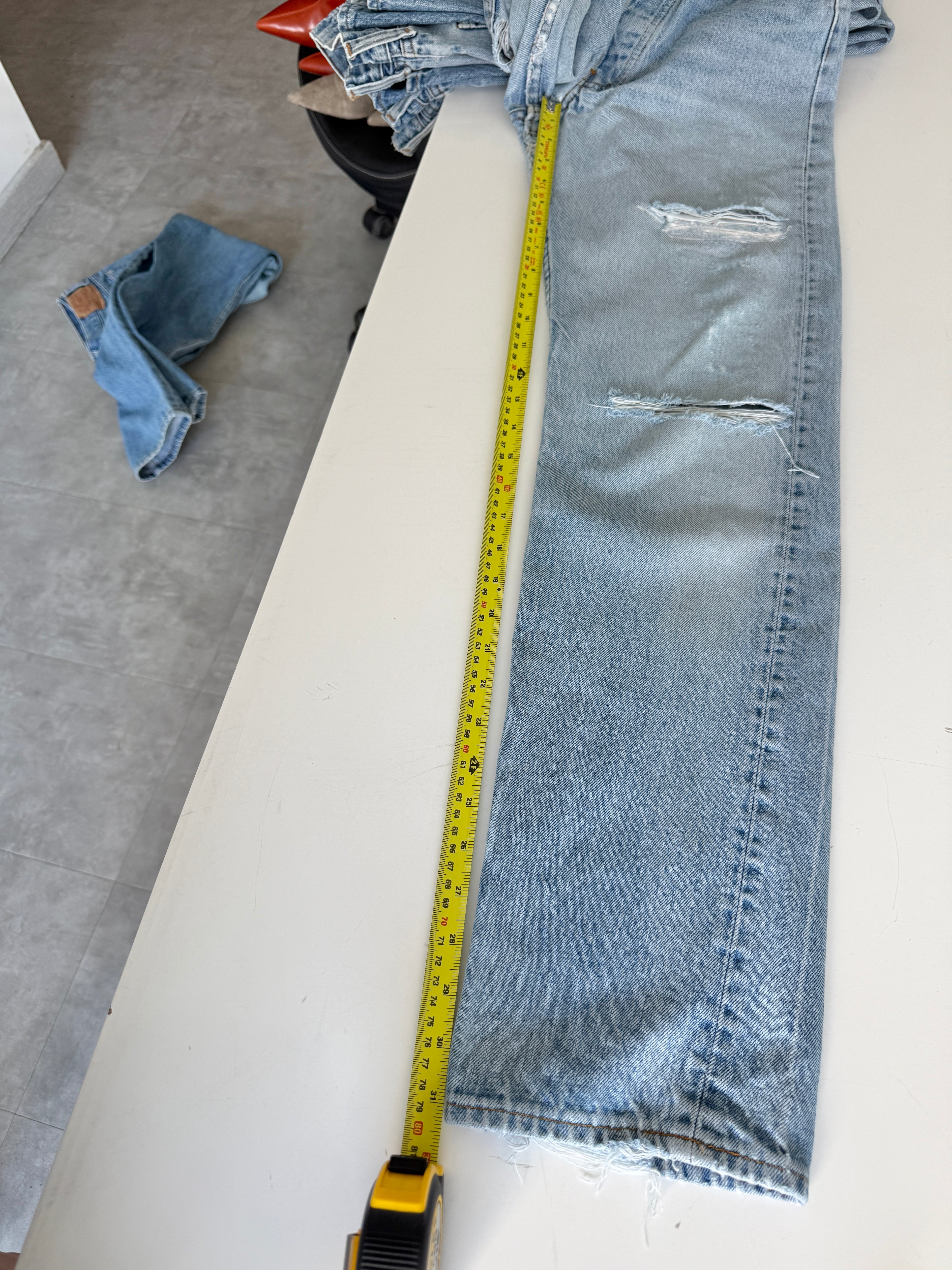 W26 L31 vintage Levis 501 25-26” measured light faded blue 70s/80’s levi’s 501s made in USA