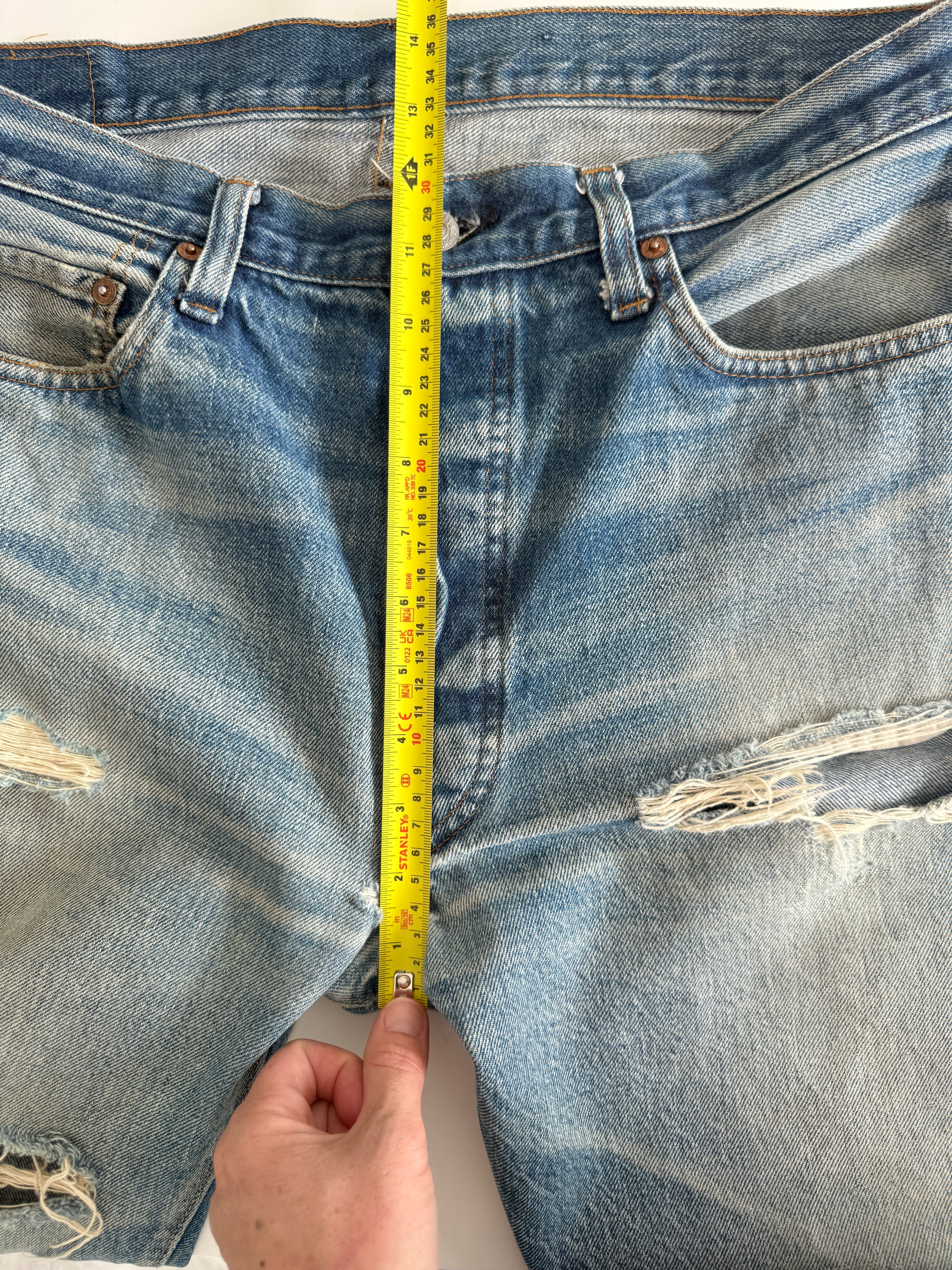 Selvedge soft W34 L28 vintage Levis 501xx 32/34” measured waist light faded blue USA 70s  501 selvedge