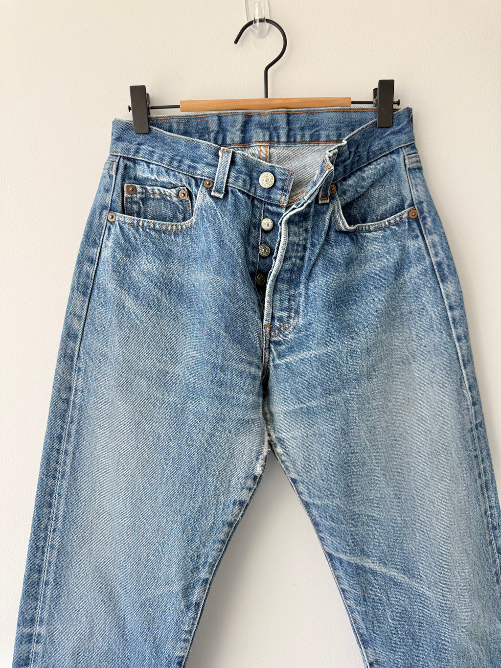 W27 L27 vintage Levis 501 26/27” measured waist dark faded blue 501s 80s
