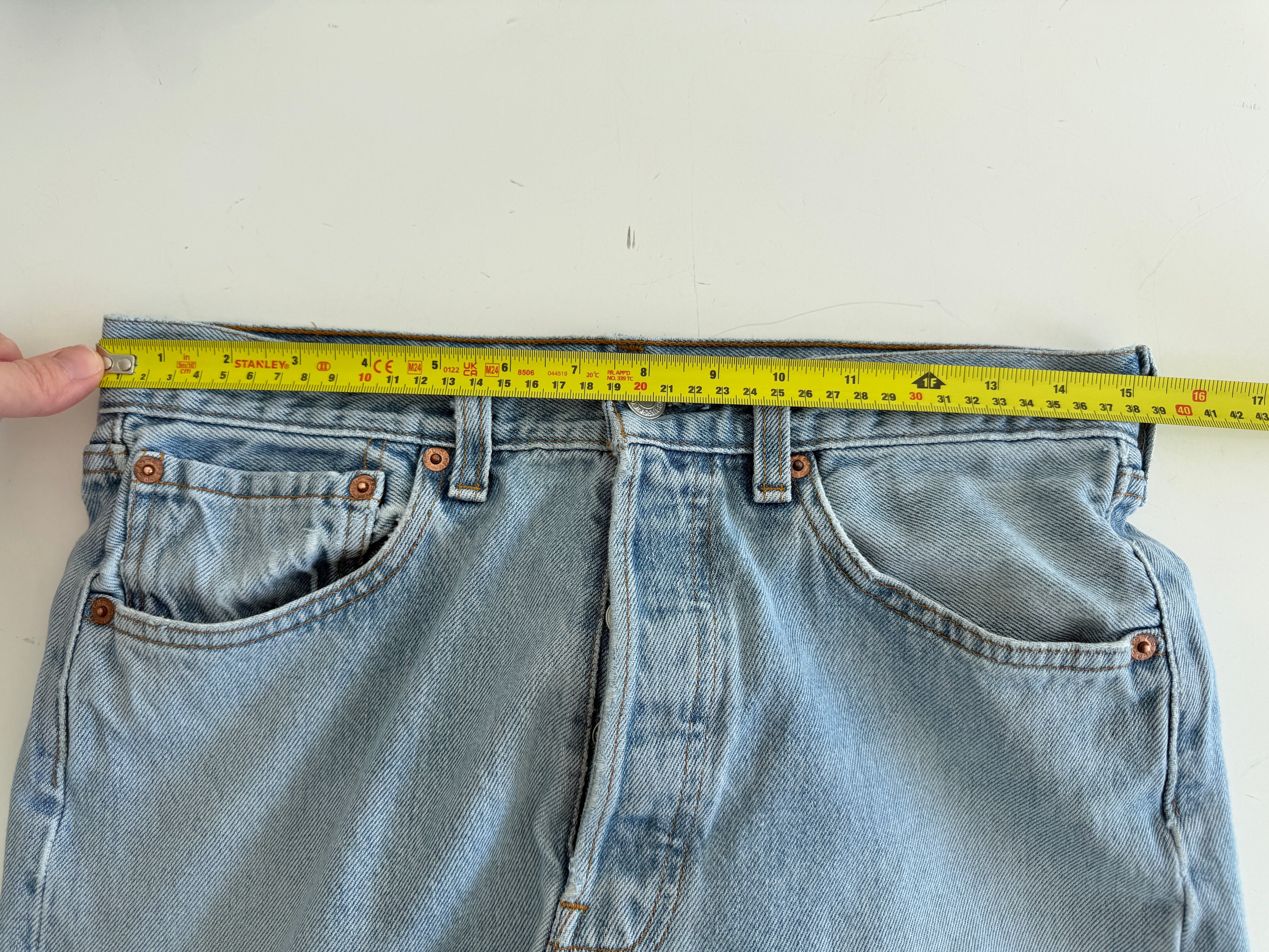 W29 L30 vintage Levis 501 28/29” measured light faded blue denim Levi’s 501s USA