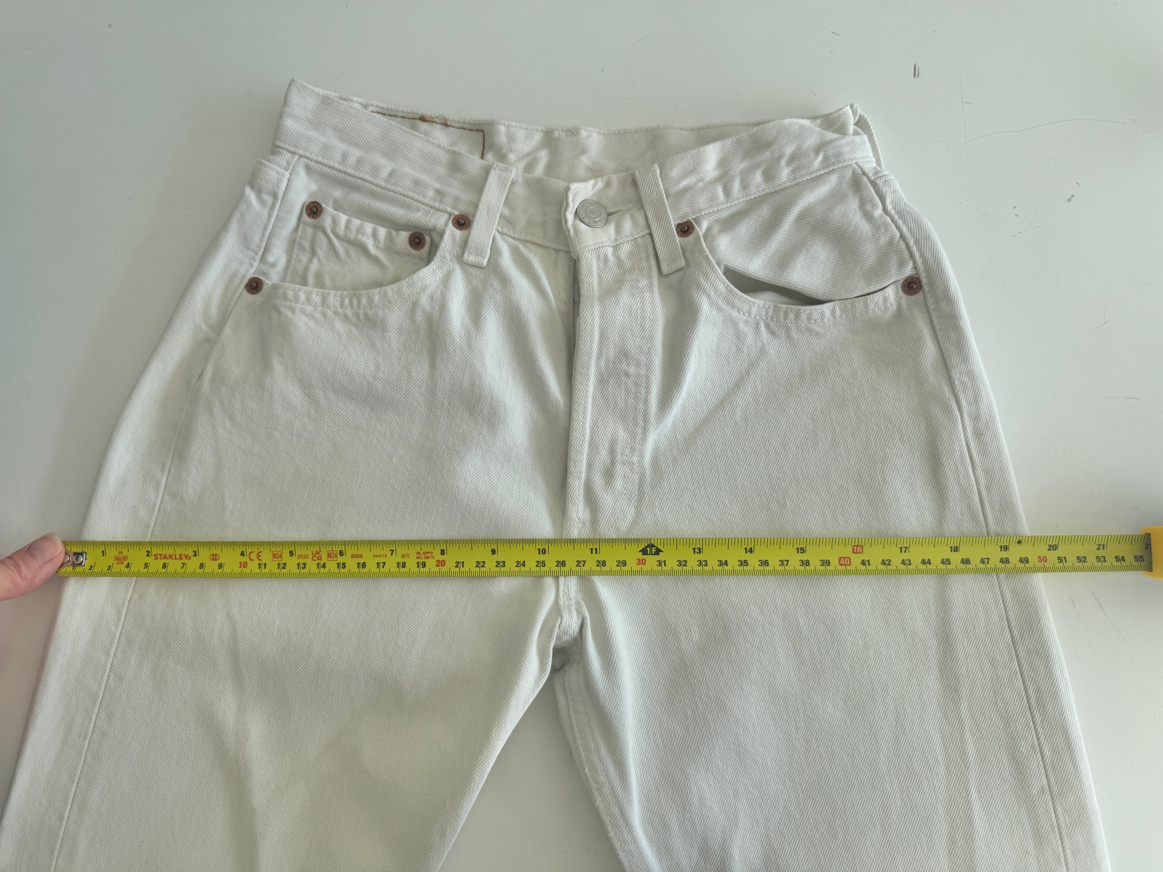 W24 L28 vintage Levis 501 23/24” measured waist white 501s 90s denim