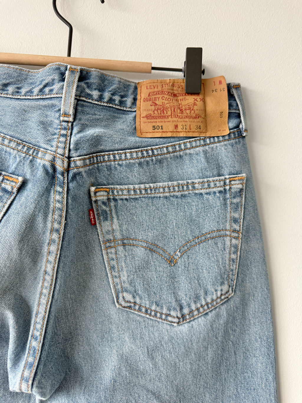 W29 L34 vintage Levis 501s 28/29” measured medium blue faded 90s 501s USA