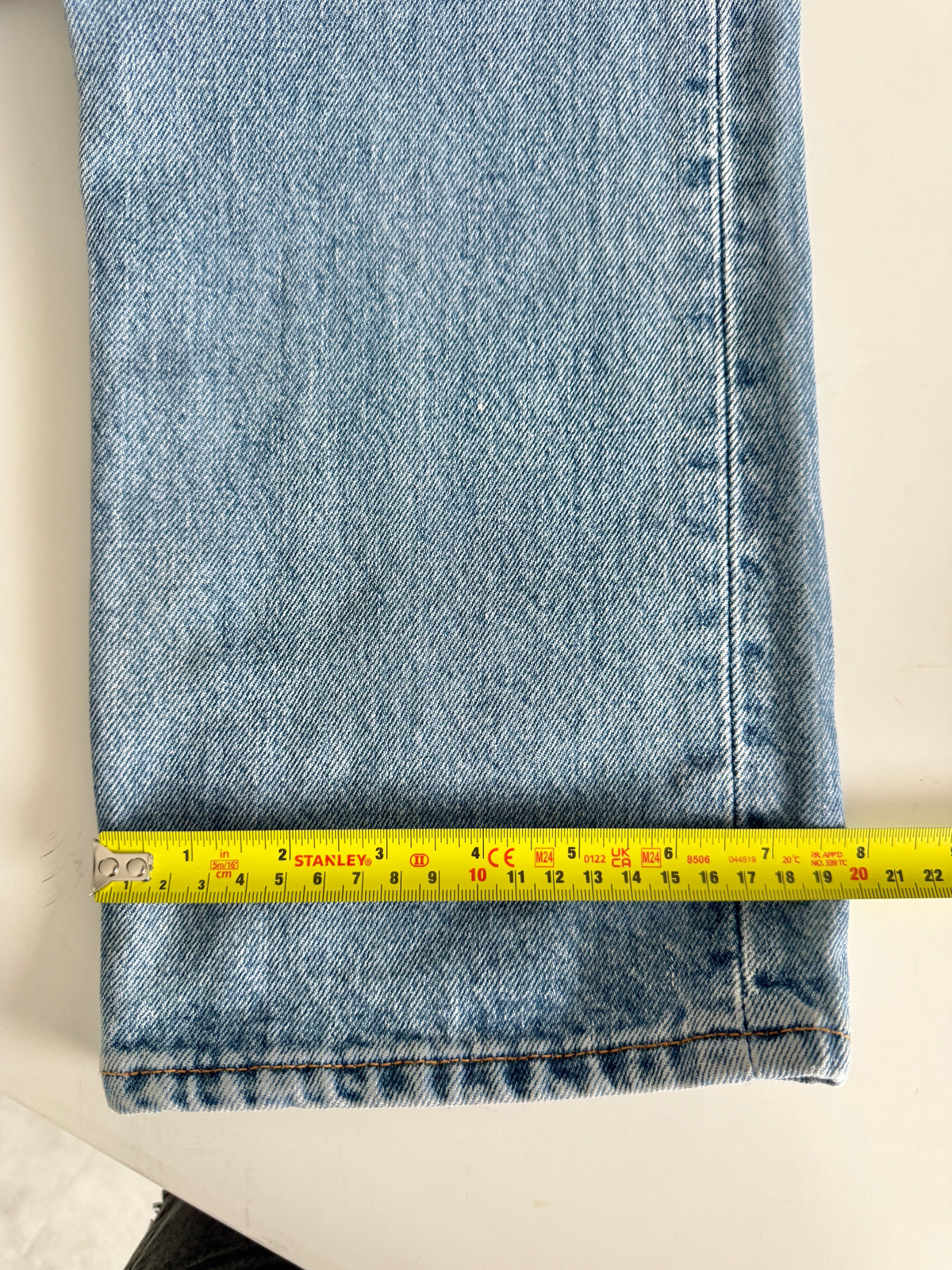 W29 L34 vintage Levis 501s 28/29” measured medium blue faded 90s 501s USA