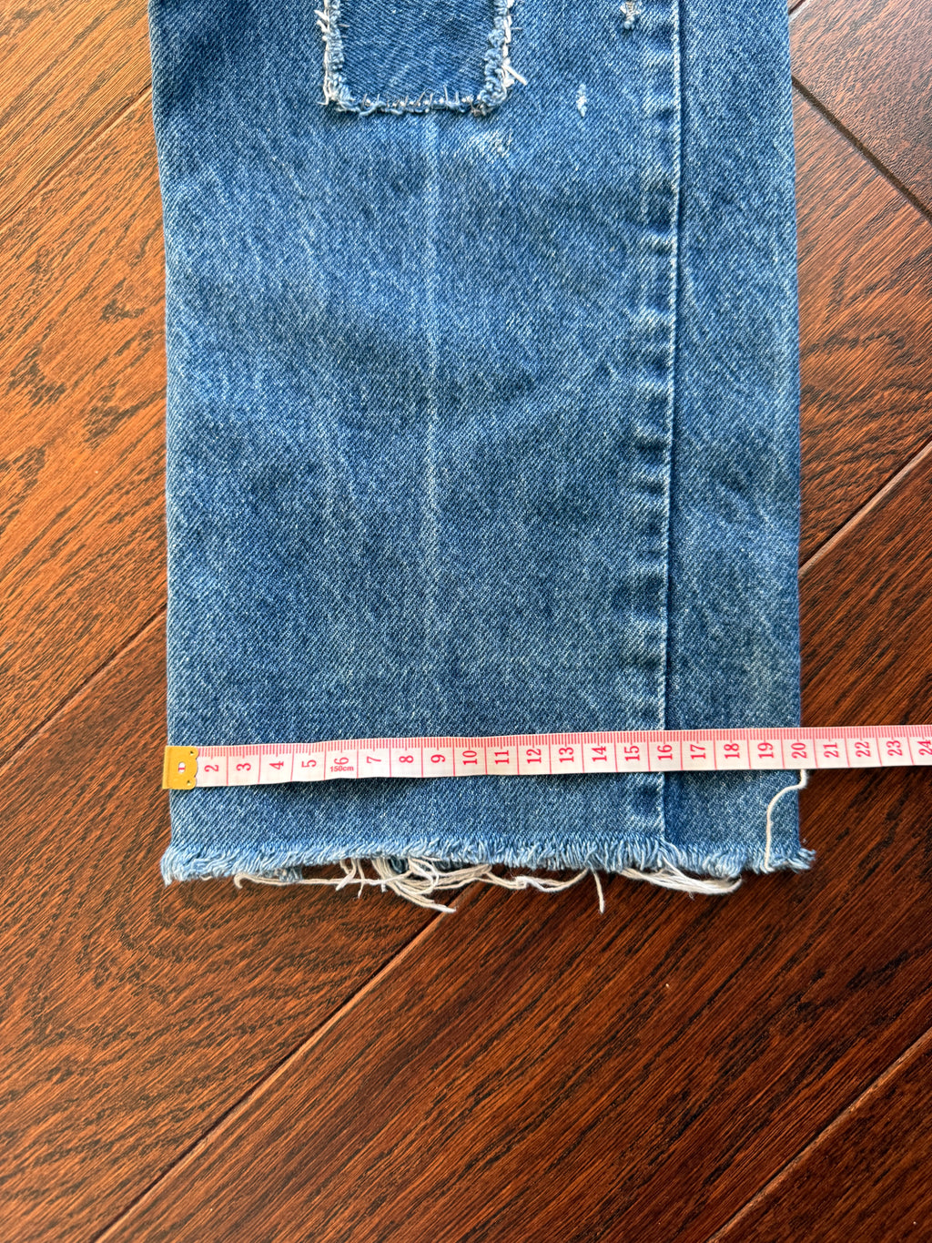 W31 L30 vintage Levis 509s 30/31” measured dark denim patch work blue 90s 509s USA