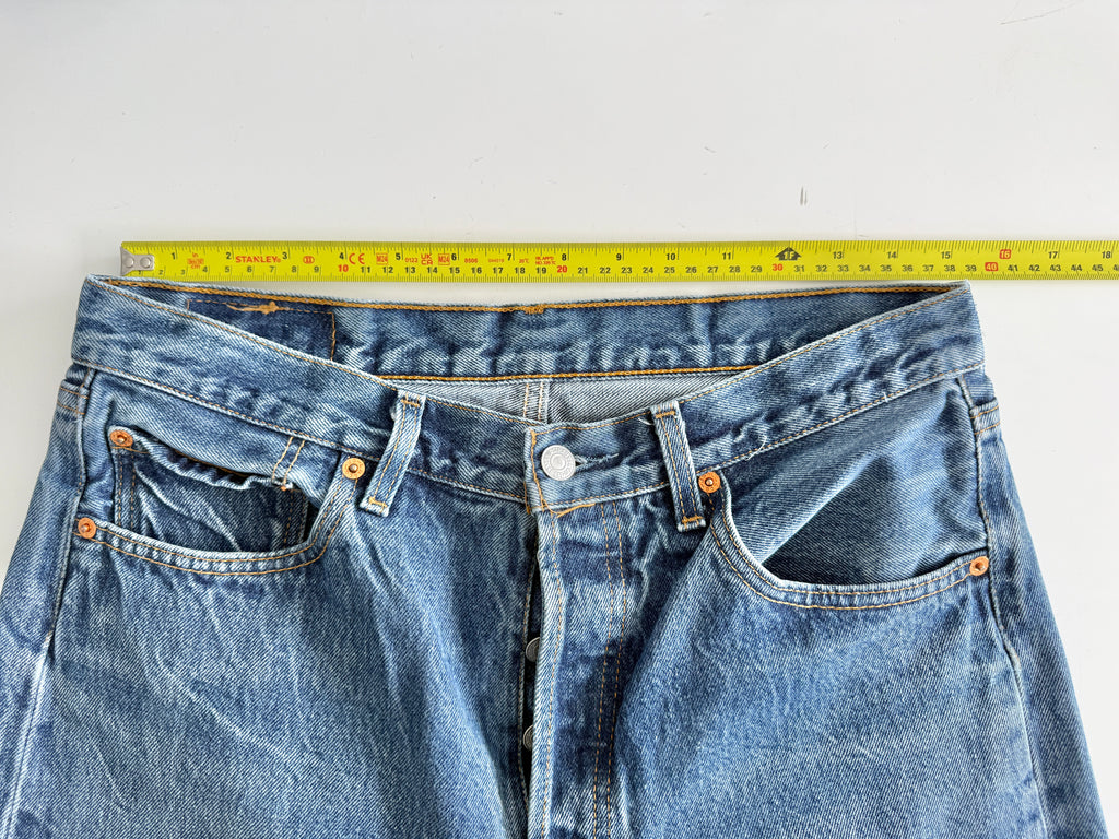 W31 L29 vintage Levis 501s 30/31” measured dark blue denim Levi’s 501s 90s