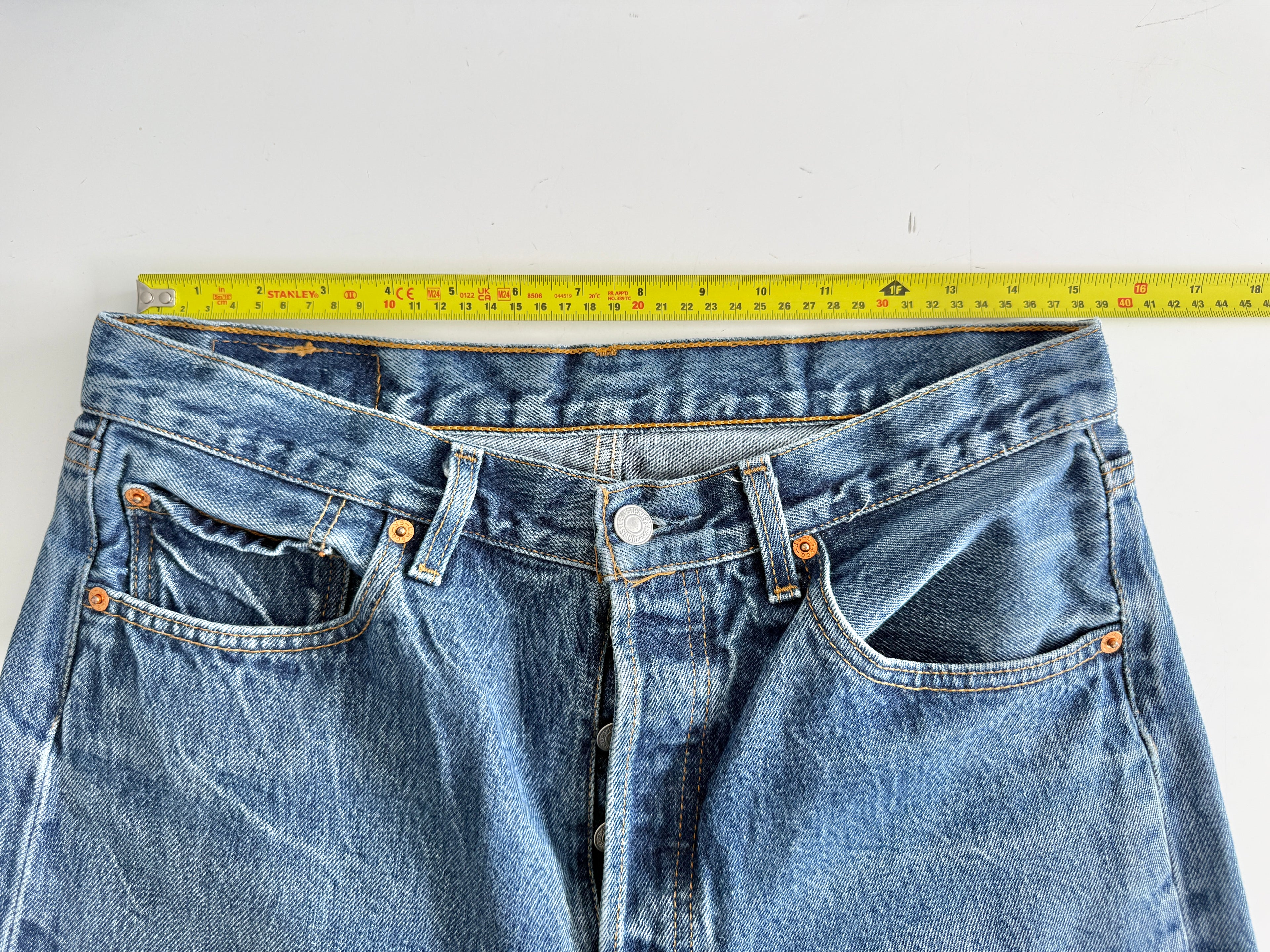 W31 L29 vintage Levis 501s 30/31” measured dark blue denim Levi’s 501s 90s