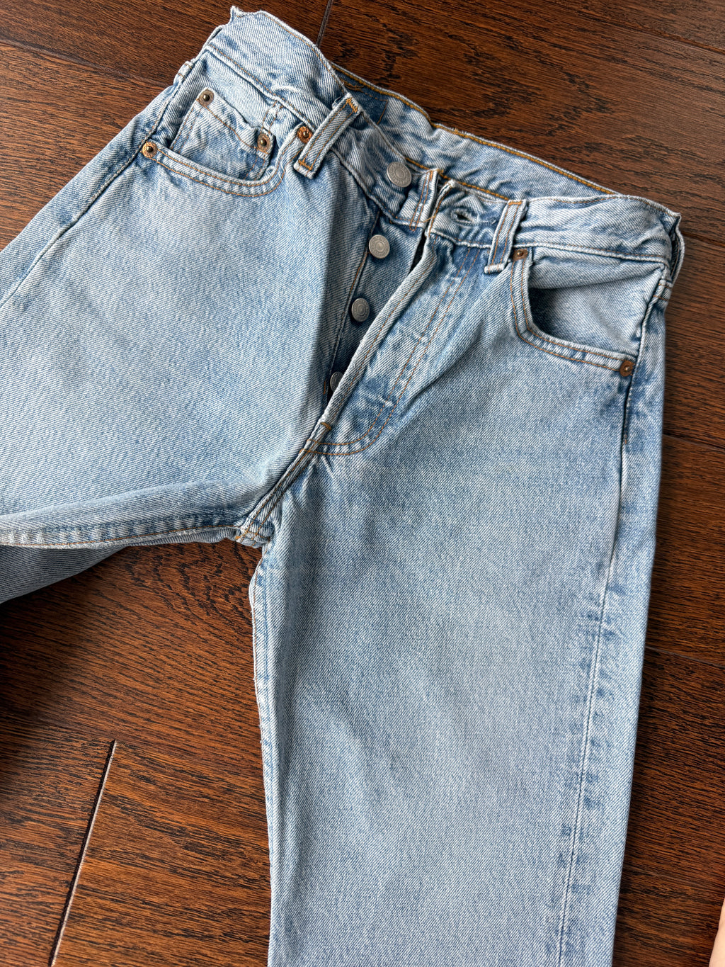 Softer W24 L29 vintage Levis 501 22/24” measured light blue 90s Levi’s 501s