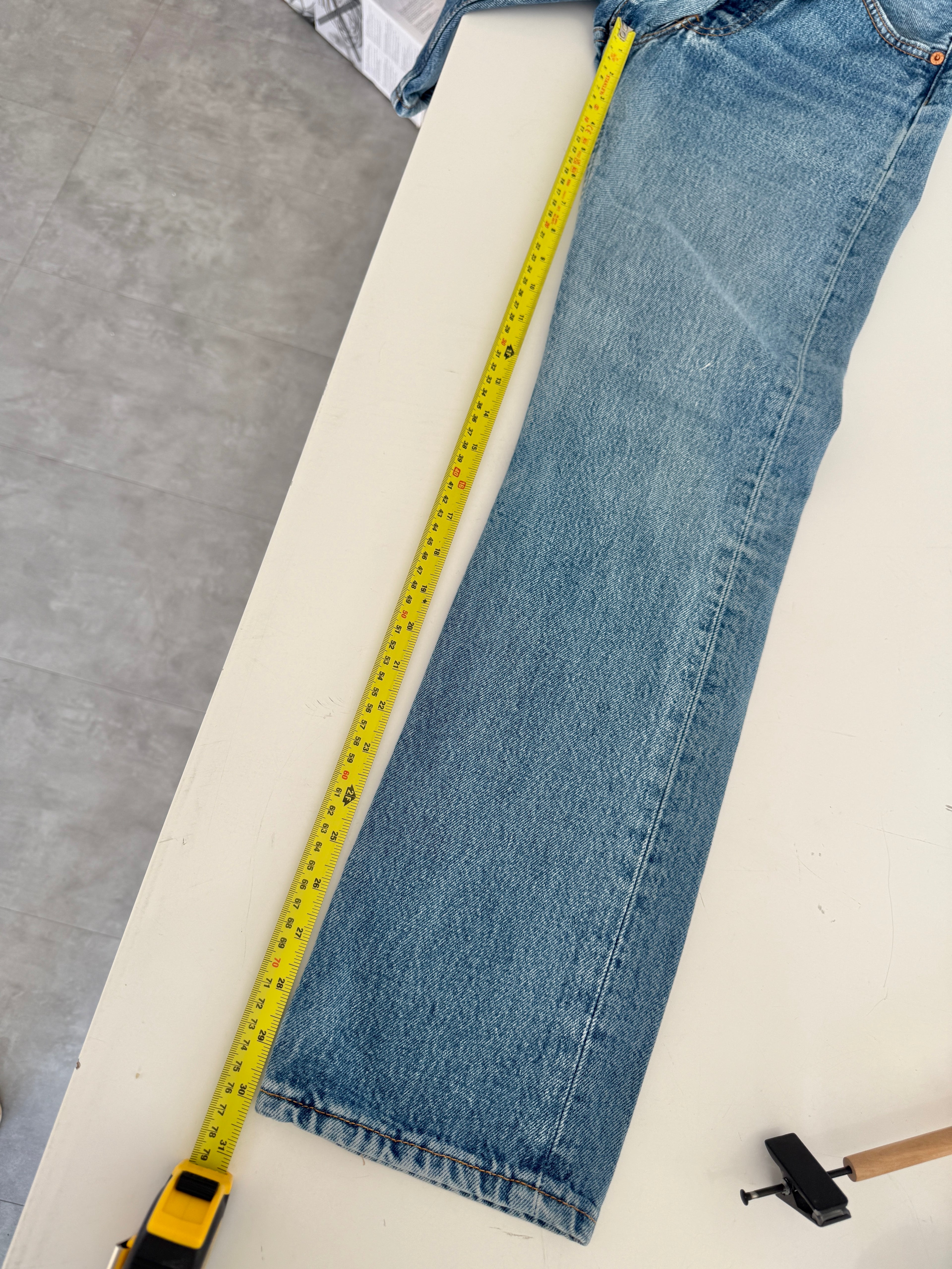 W24 L30 vintage Levis 501 23-24” medium blue 90s Levi’s 501s