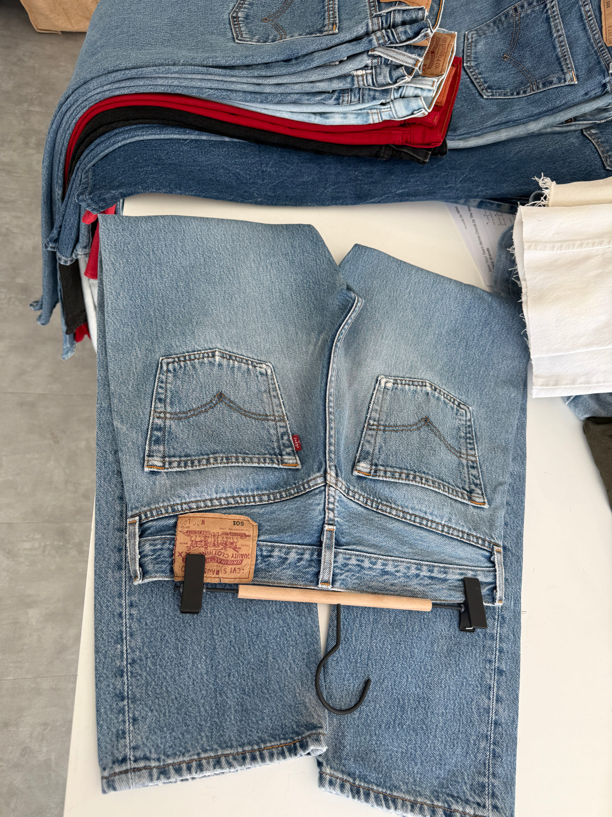 W29 L29 vintage Levis 501 28/29” measured medium blue Y2K 501s