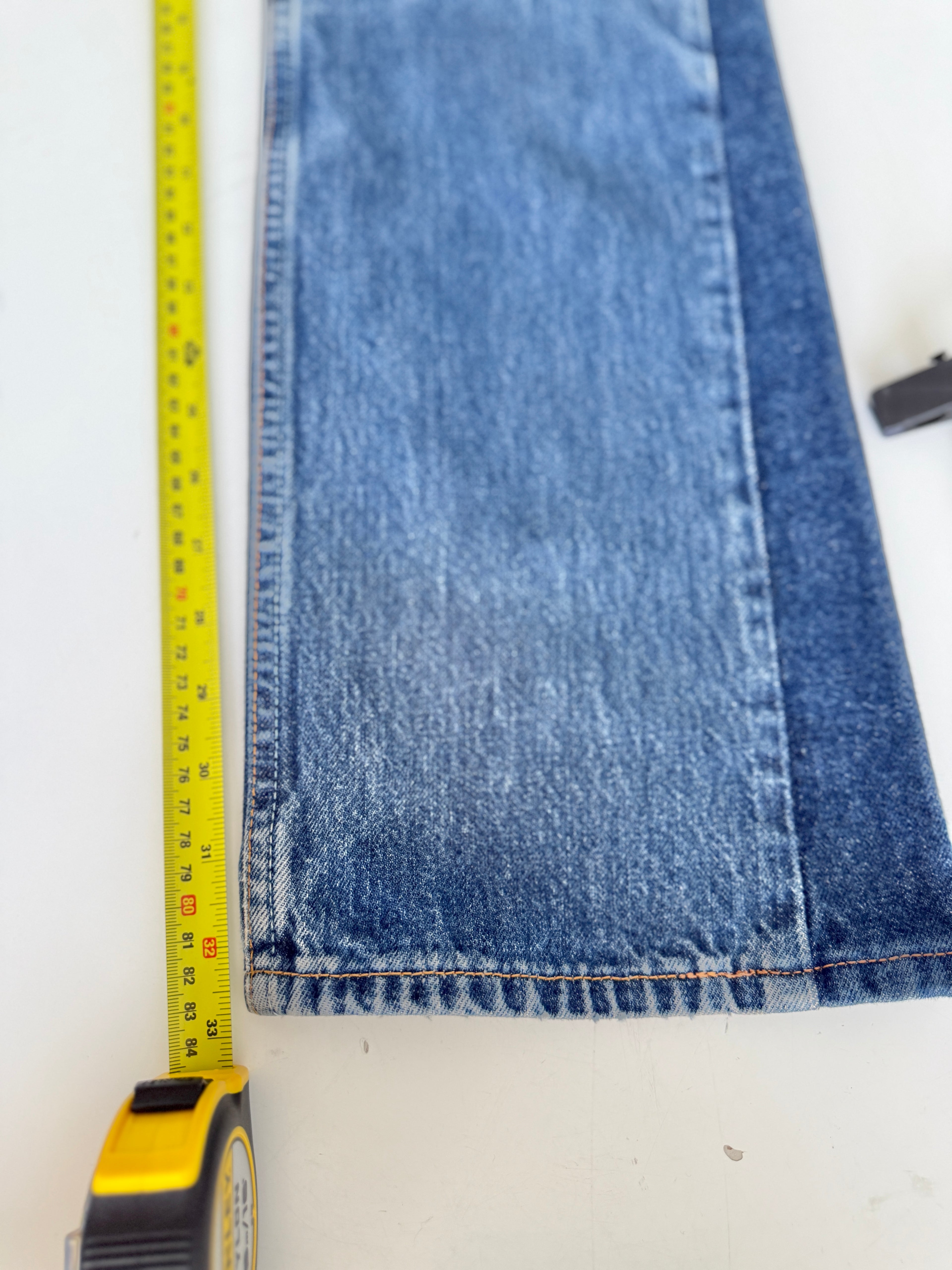 W27 L32 vintage Levis 501 26-27” measured dark blue denim made in 90s flare