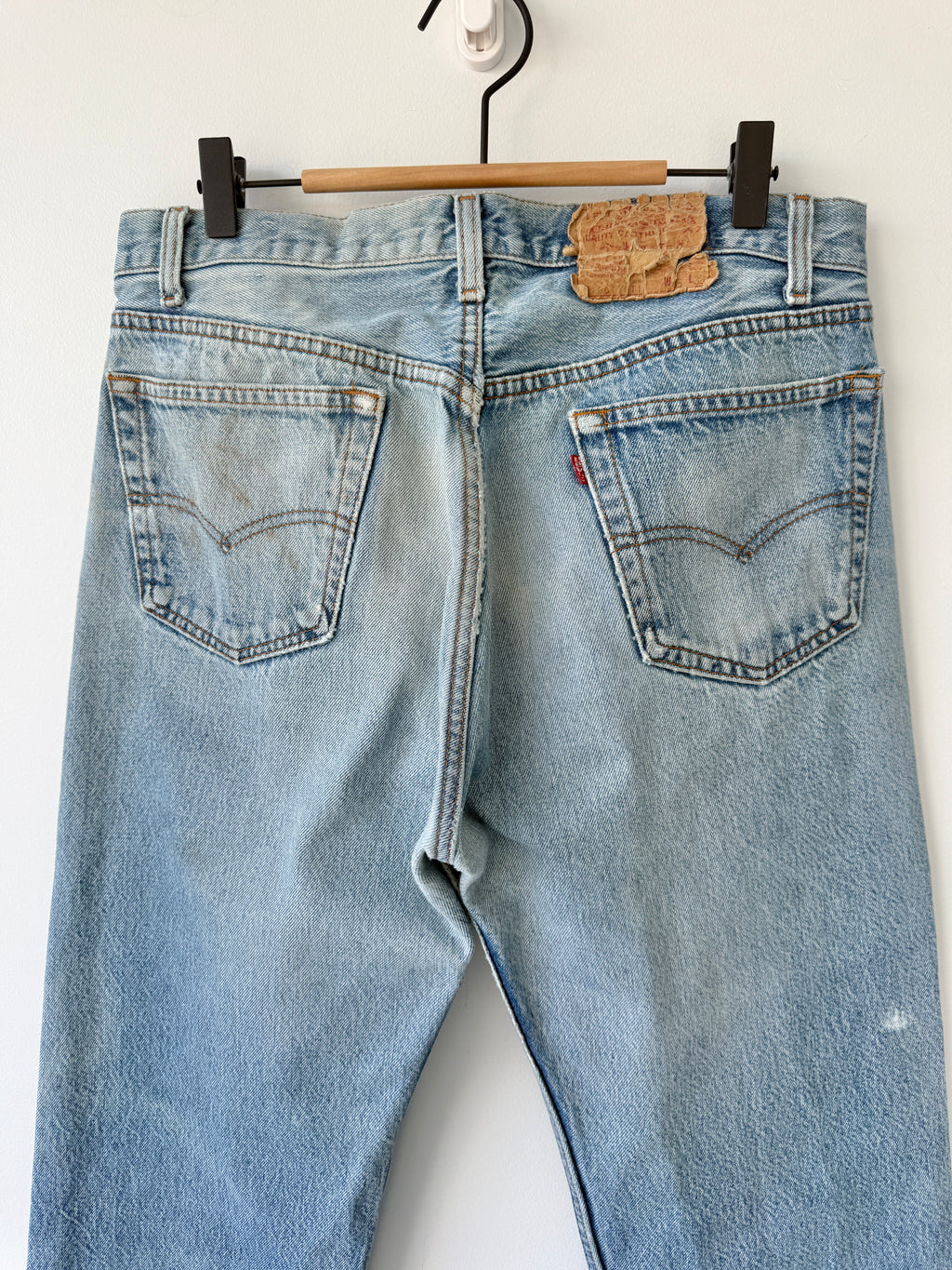 W32 L33 vintage Levis 501 31/32” measured medium faded blue denim 80s Levi’s 501s USA