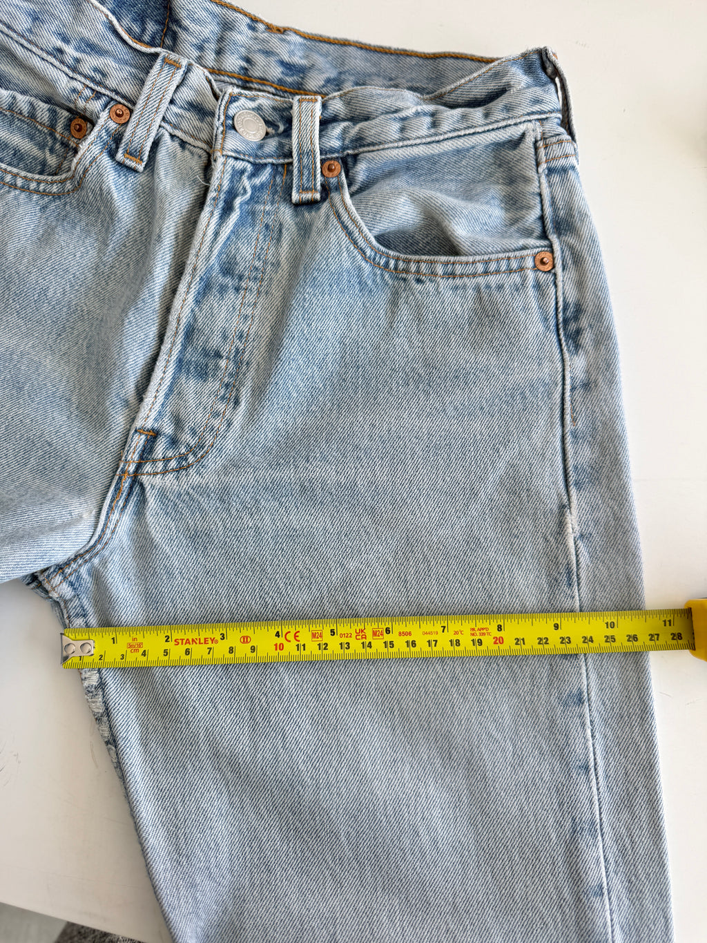 W24 L31 vintage Levis 501 23-24” measured light blue fade denim 90s Levi’s 501s USA