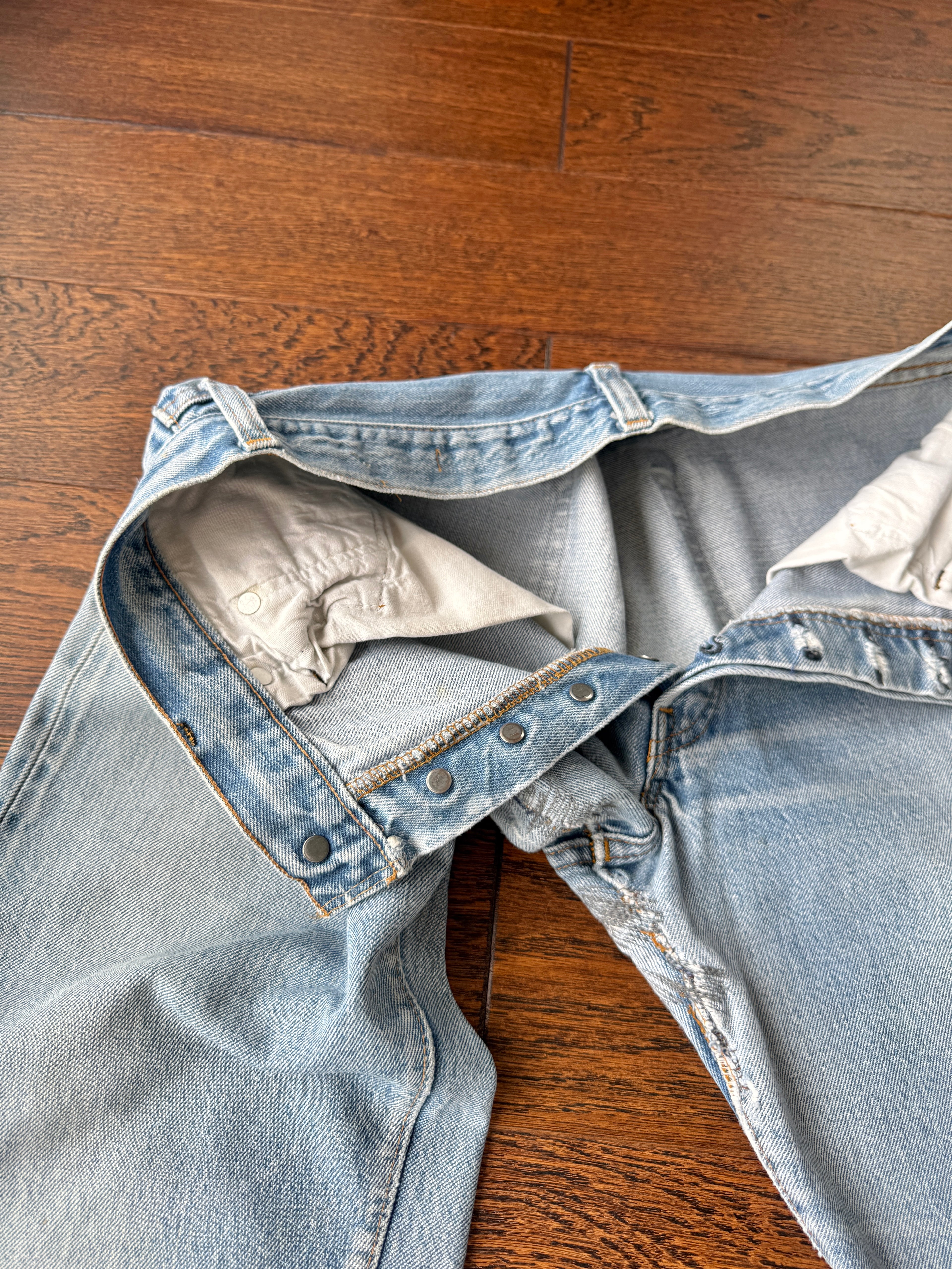 Selvedge W30 L33 vintage Levis 501 29/30” measured light faded blue denim 80’s 501s USA selvedge denim