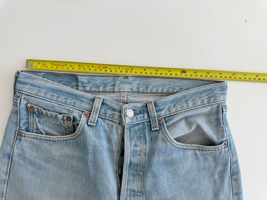 W30 L29 vintage Levis 501xx 30” measured waist light faded blue USA 90s  501xx