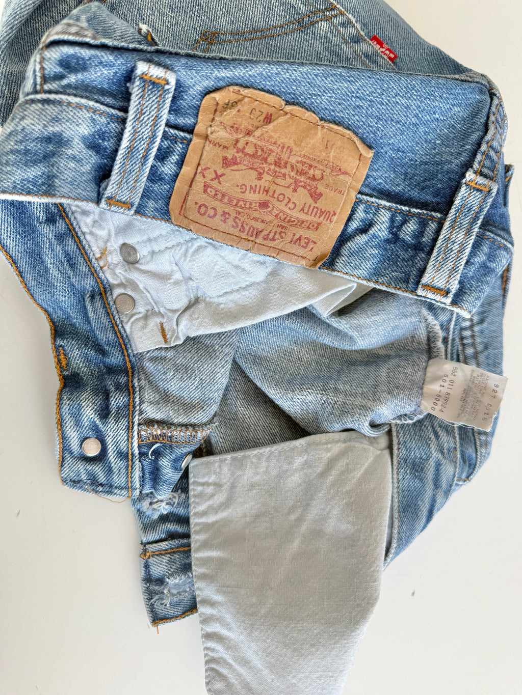 W27 vintage Levis 501 shorts 26/27” dark faded blue Levi’s 501s USA early 90s