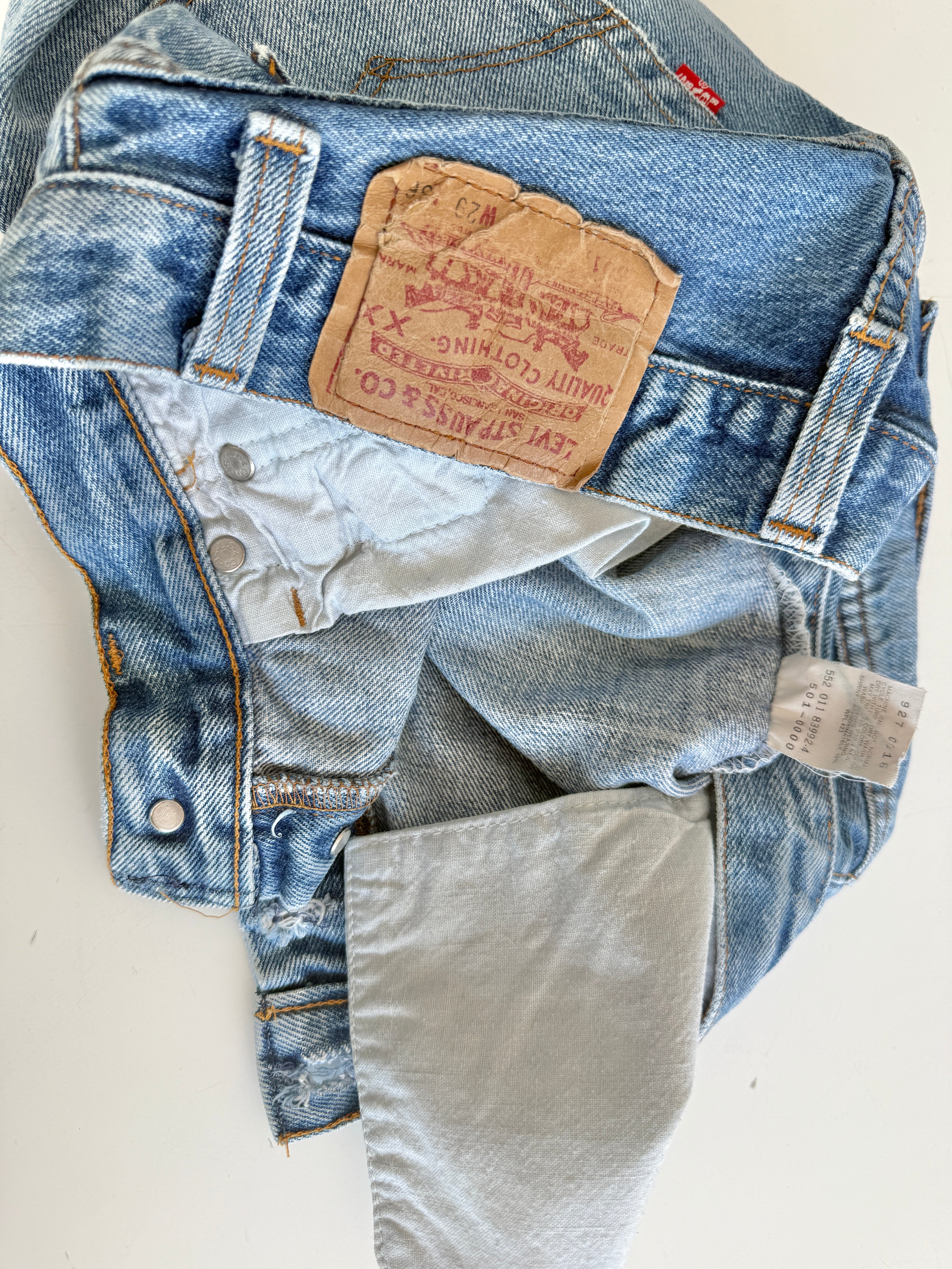W27 vintage Levis 501 shorts 26/27” dark faded blue Levi’s 501s USA early 90s