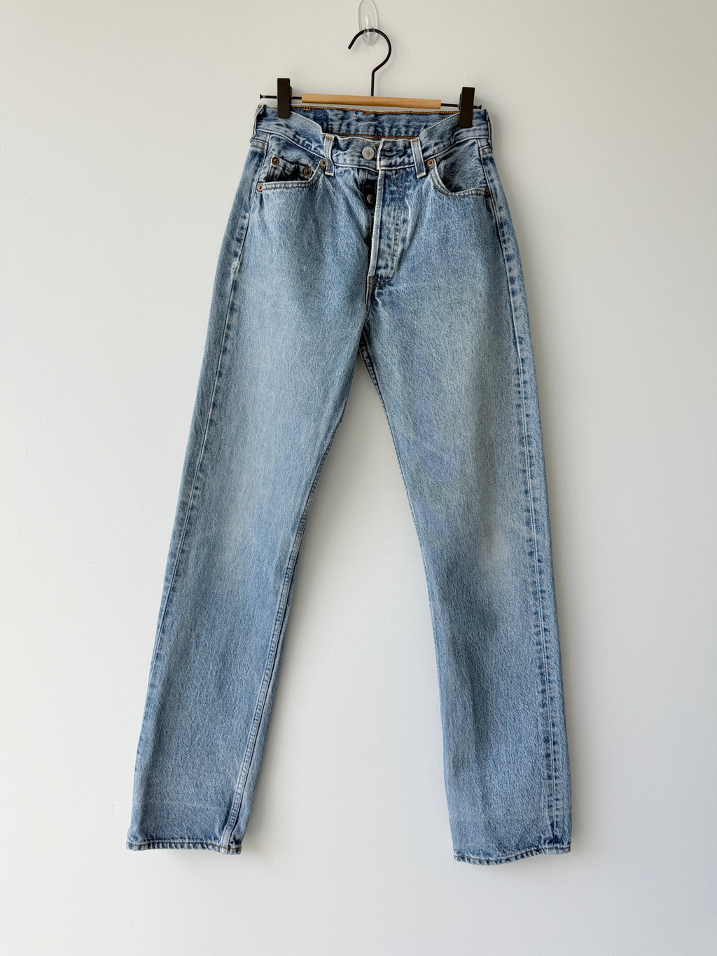 W25 L32 vintage Levis 501 25” measured waist blue 501s made in 80s