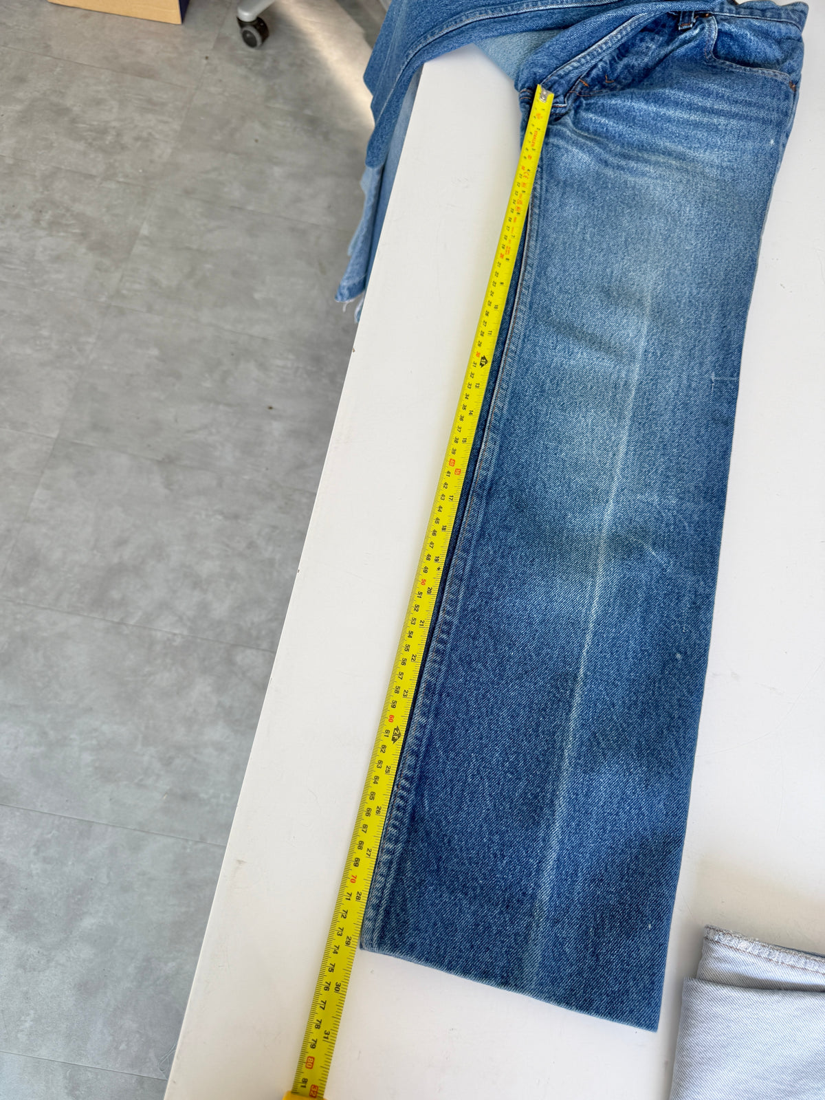 W25 L32 vintage Levis 630 02 17 dark blue fold lines  24/25” measured waist 630s USA 80s slim hips