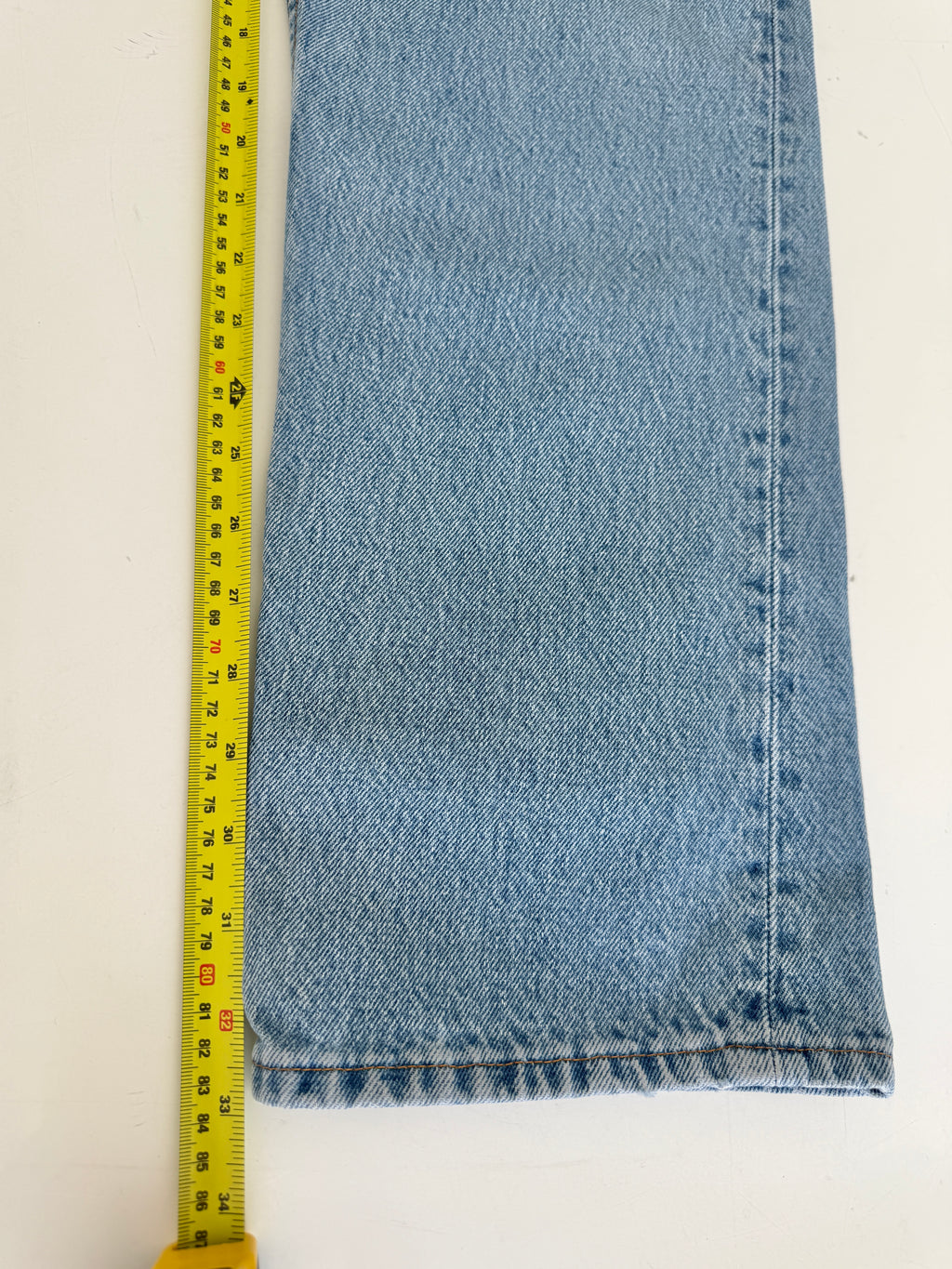 W33 L32 vintage Levis 501 32/33” measured waist medium blue 90s USA  501s