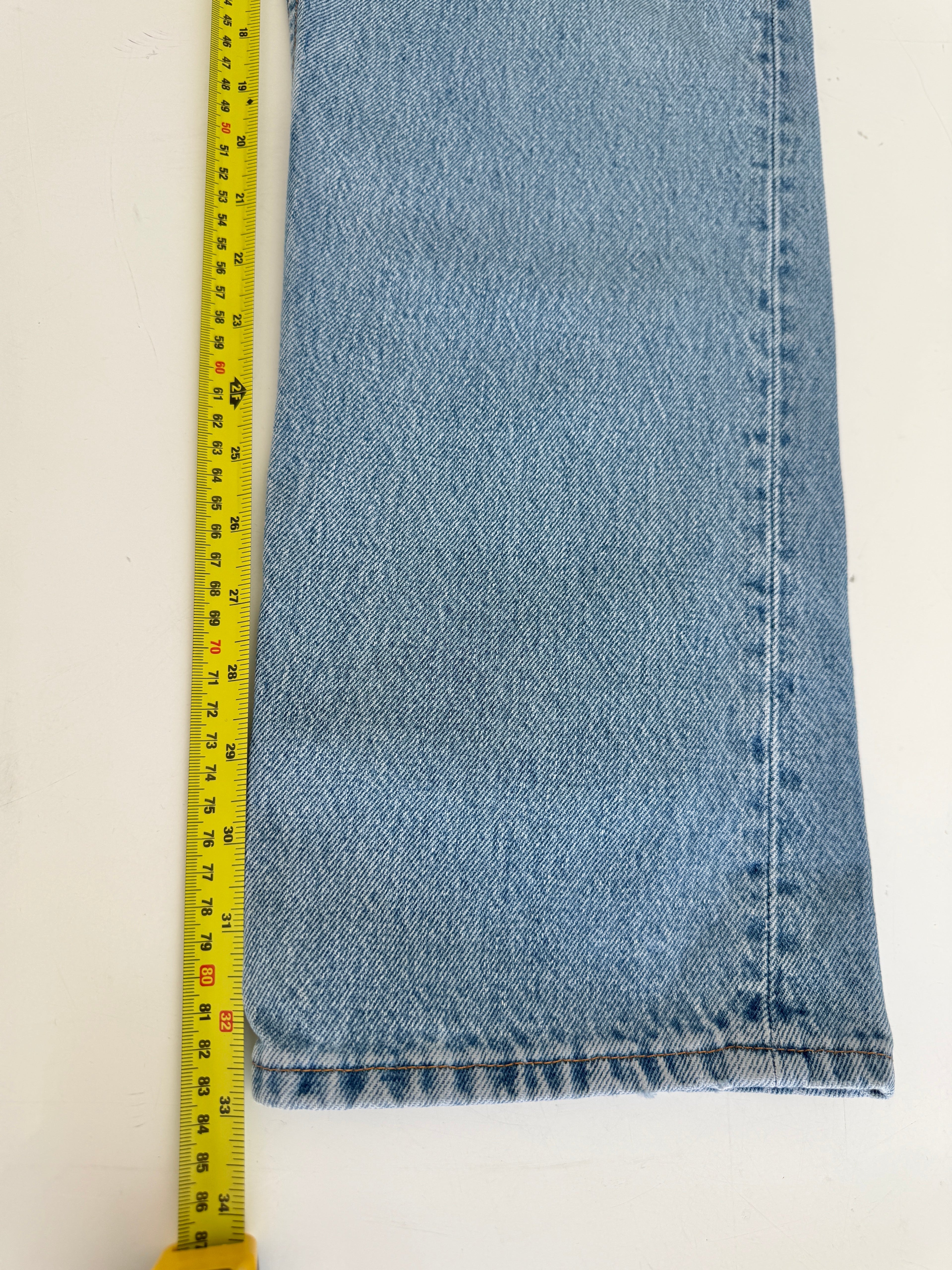 W33 L32 vintage Levis 501 32/33” measured waist medium blue 90s USA  501s