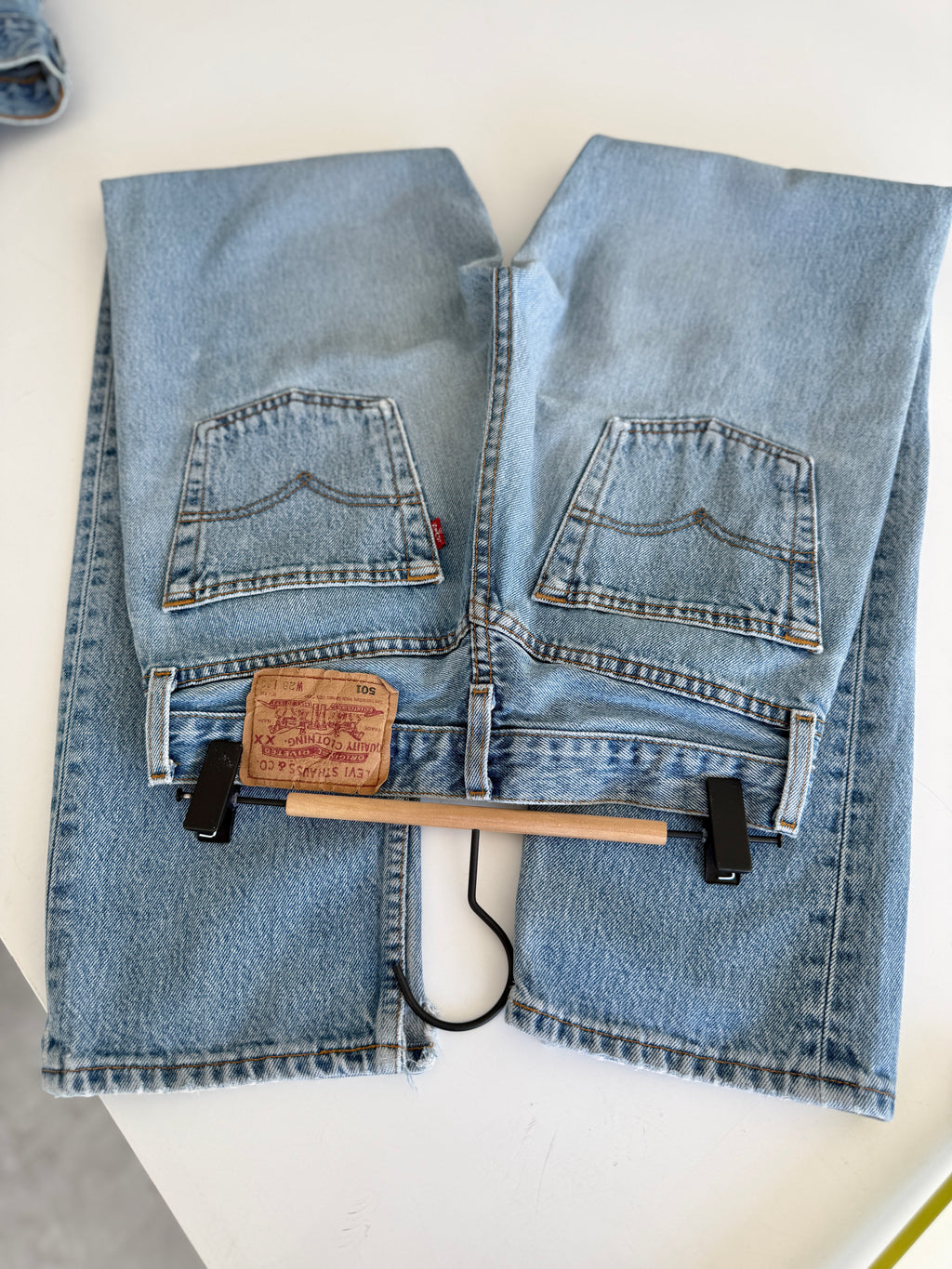 W25 L29 vintage Levis 501 24/25” measured denim medium faded blue 90’s levi’s 501s
