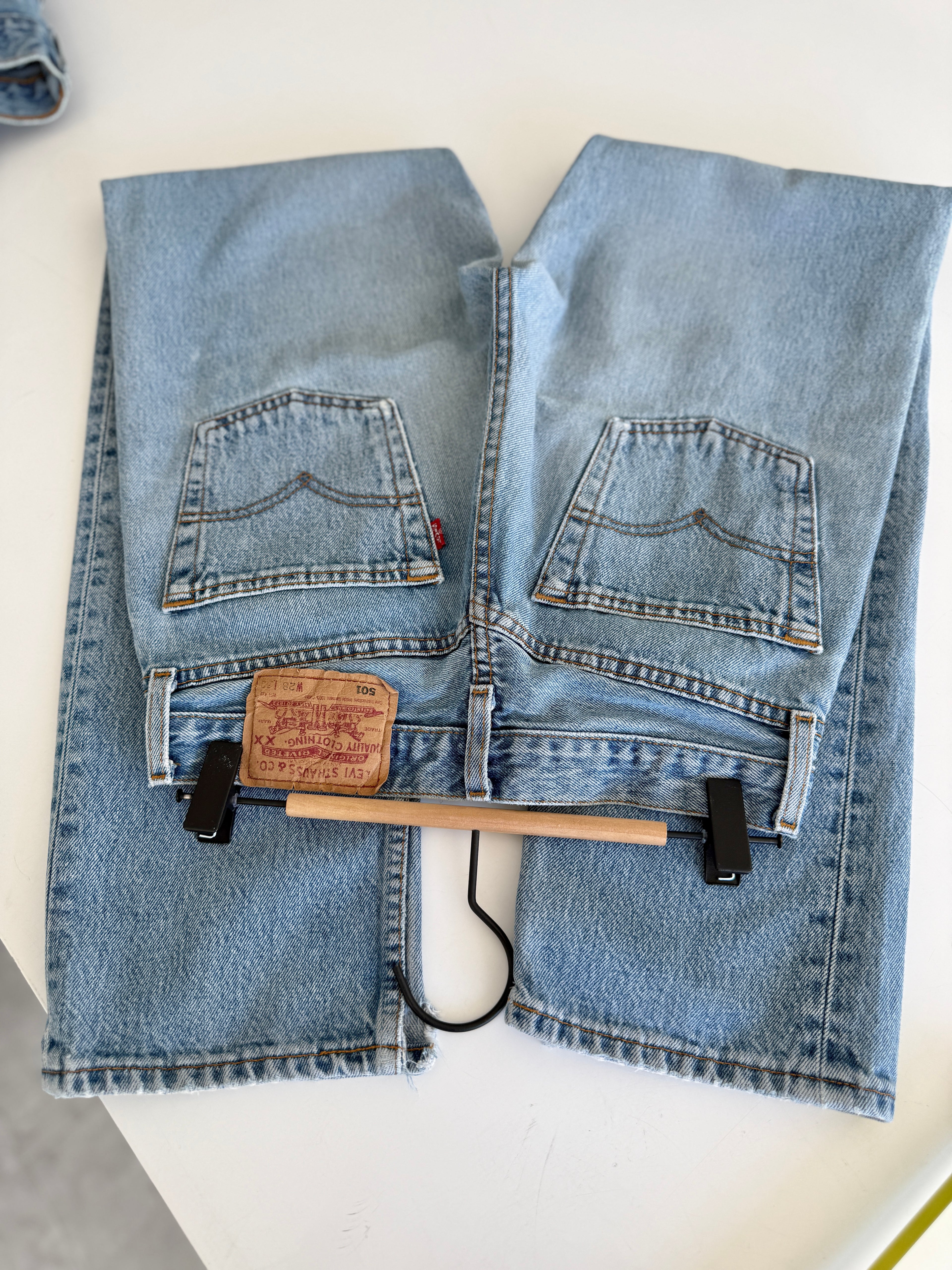 W25 L29 vintage Levis 501 24/25” measured denim medium faded blue 90’s levi’s 501s