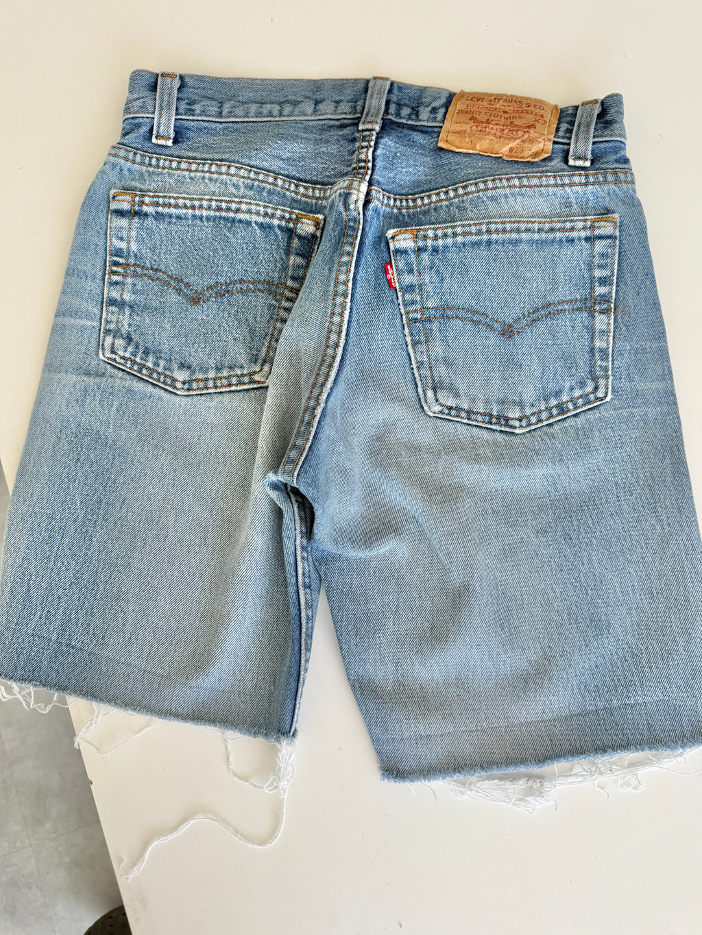 W27 vintage Levis 501 shorts 26/27” dark faded blue Levi’s 501s USA early 90s