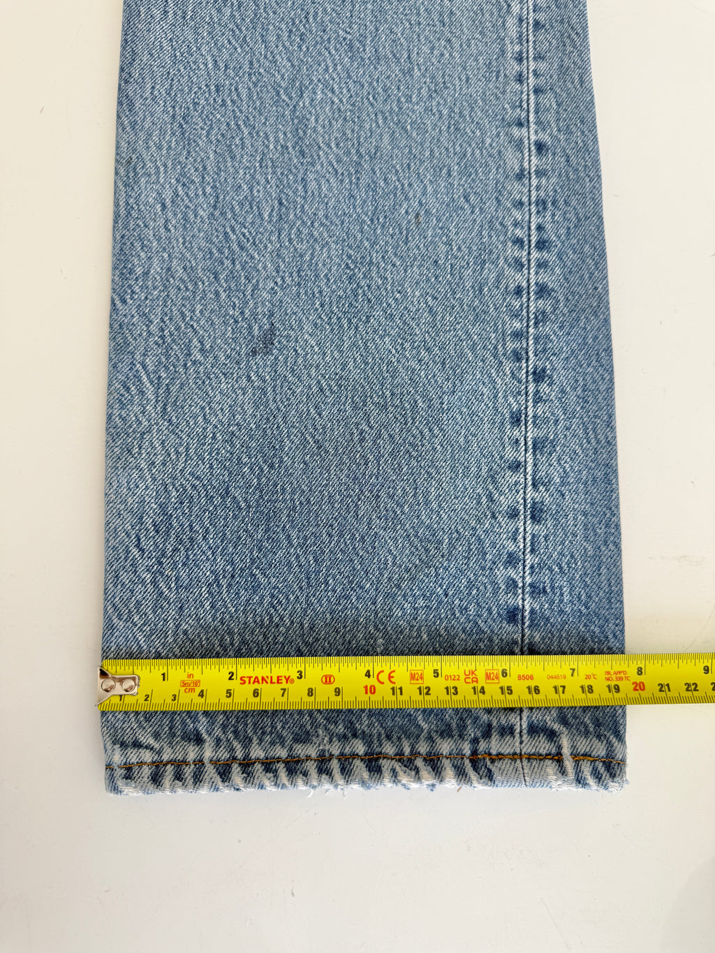 W30 L29 vintage Levis 501 29/30” measured waist faded light blue distressed early 90s USA 501s
