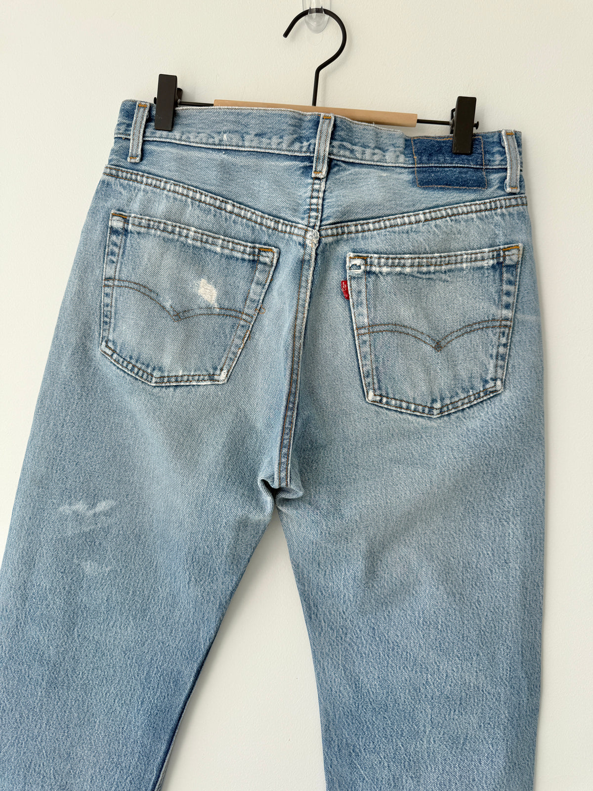W30 L29 vintage Levis 501 29/30” measured waist faded light blue distressed early 90s USA 501s