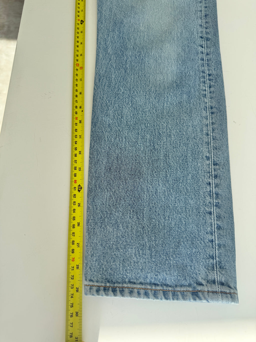 W31 L29 vintage Levis 501 30/31” measured waist medium faded blue wallet mark Y2K 501s