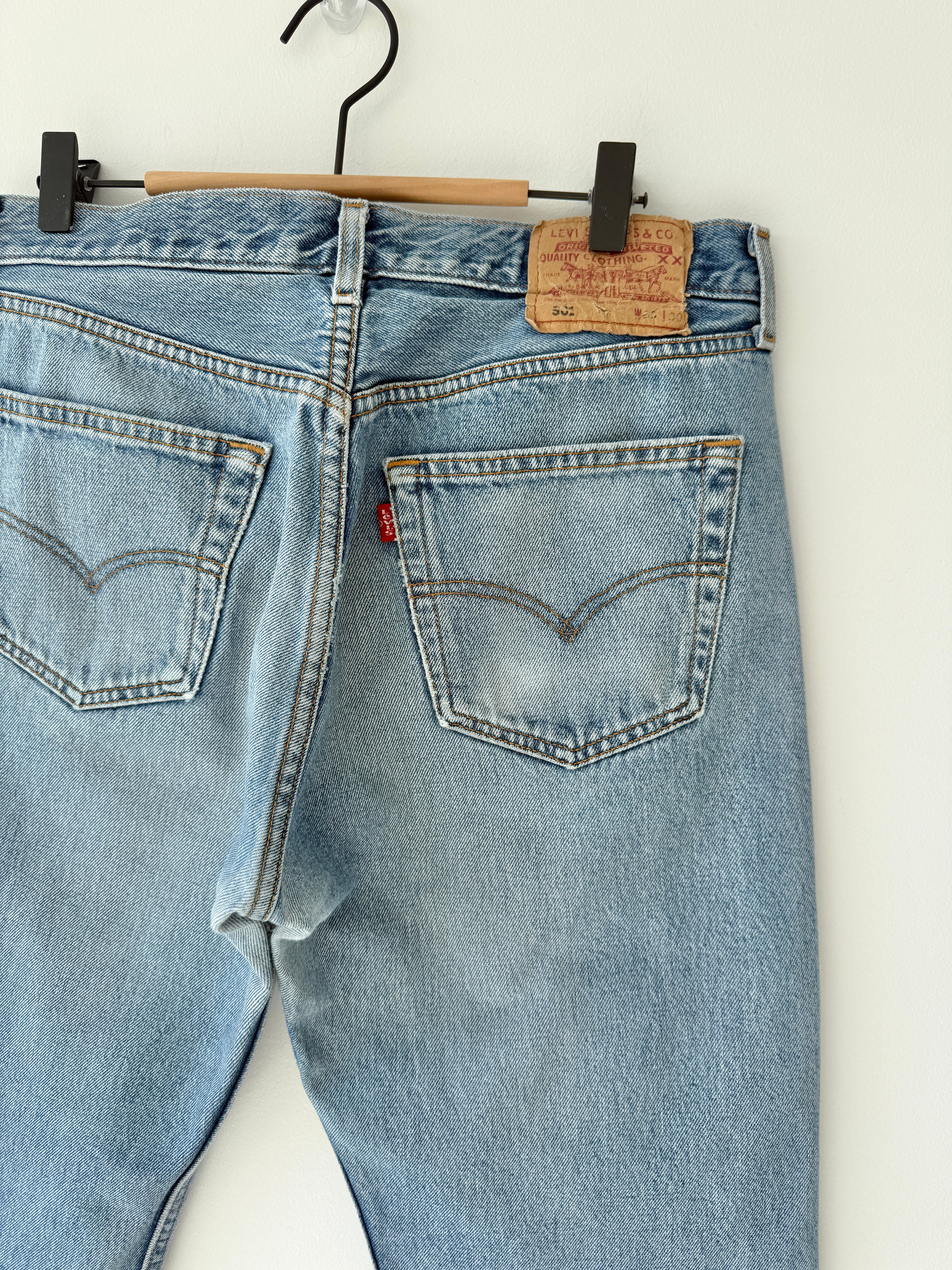 W31 L29 vintage Levis 501 30/31” measured waist medium faded blue wallet mark Y2K 501s