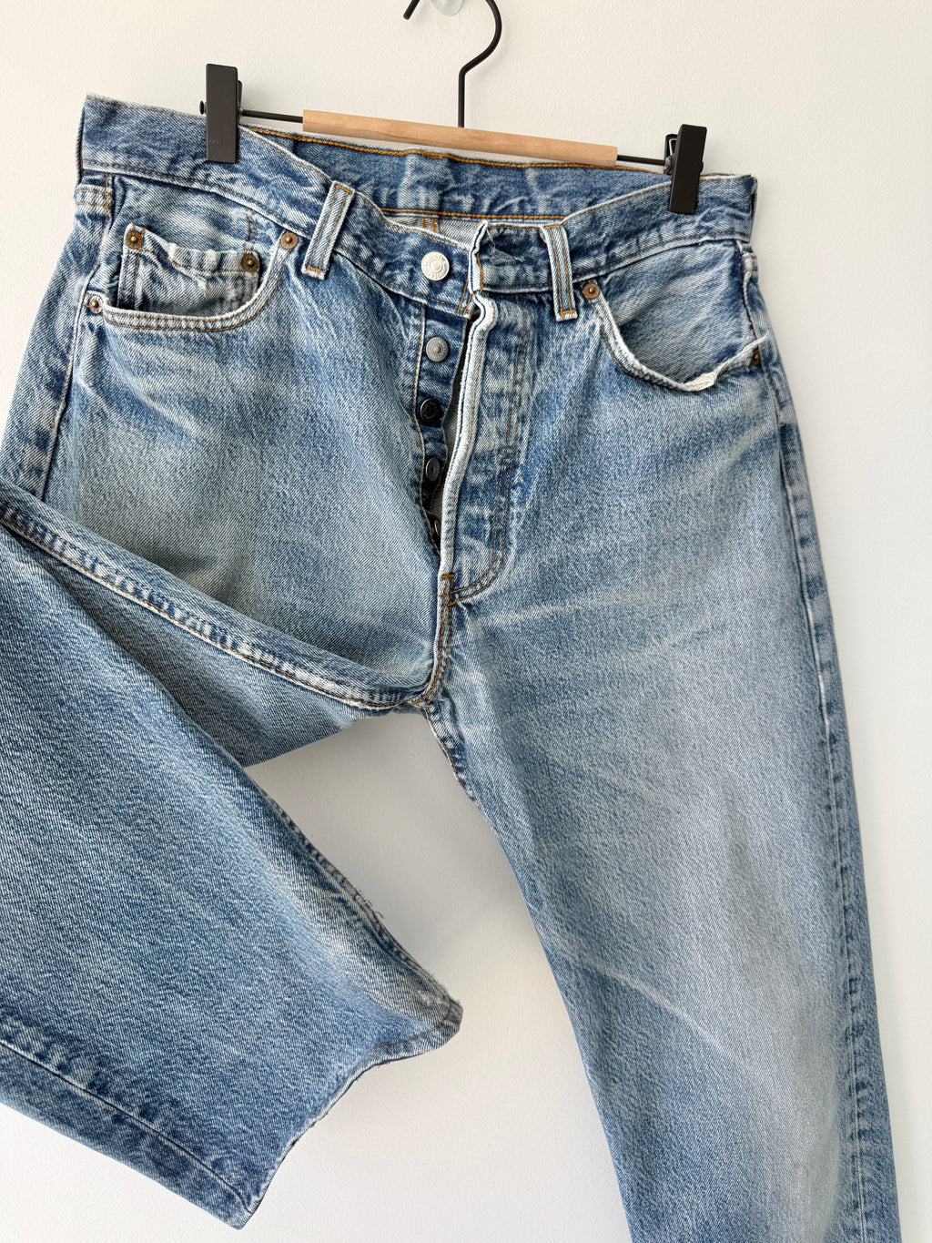 W32 L30 vintage Levis 501s 31/32” measured medium light blue fade 501s 80s
