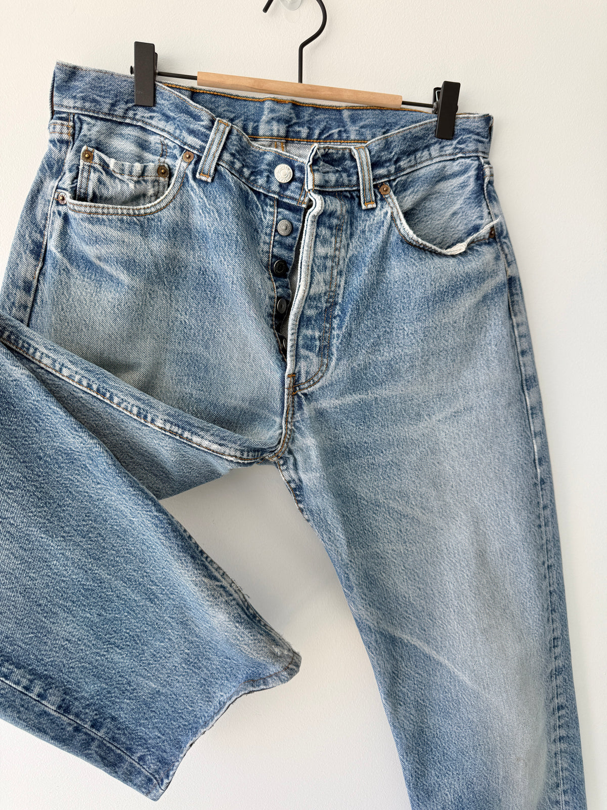 W32 L30 vintage Levis 501s 31/32” measured medium light blue fade 501s 80s