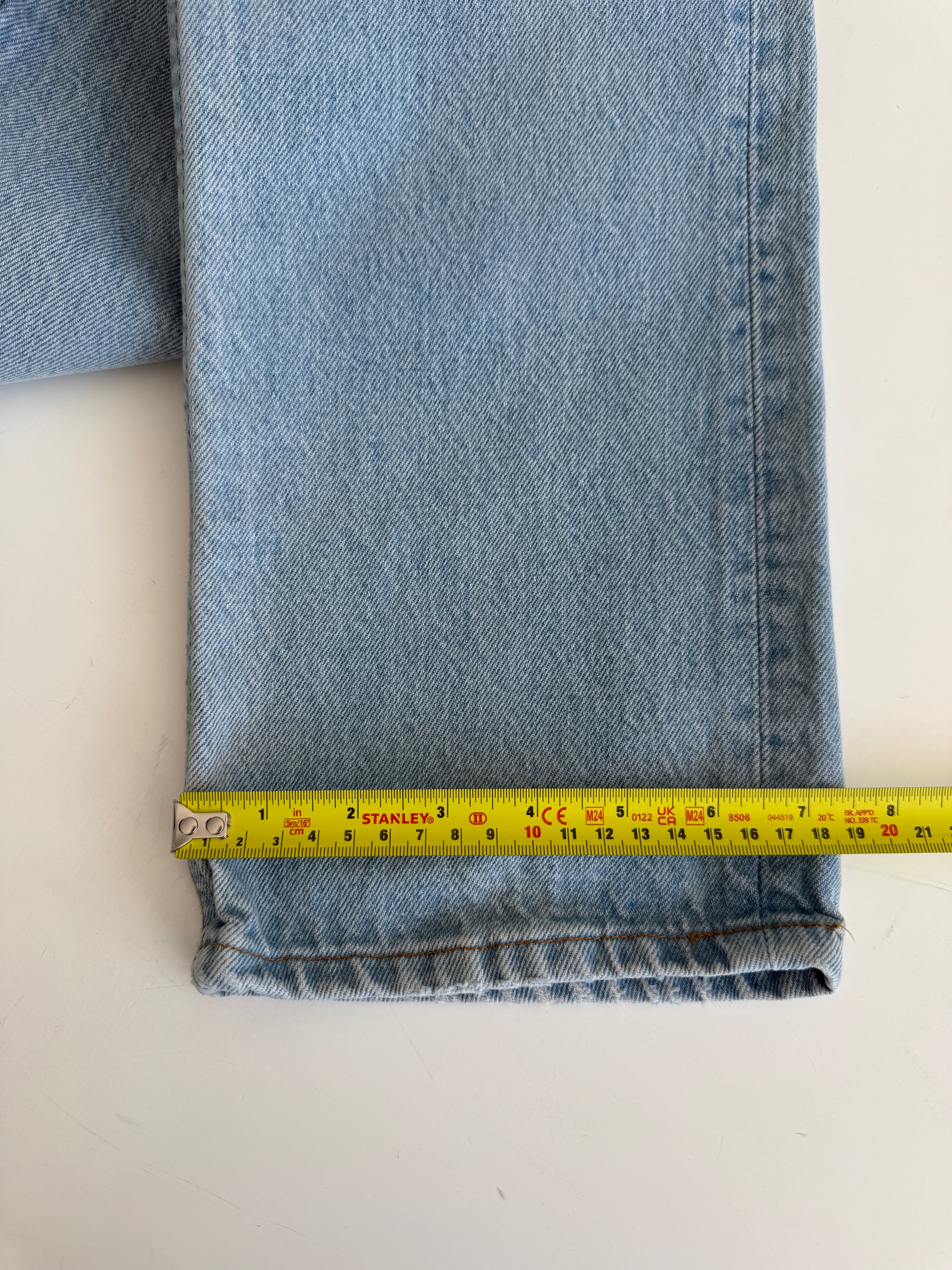 W27 L31 vintage Levis 501 26/27” measured waist light blue faded  90s USA 501s