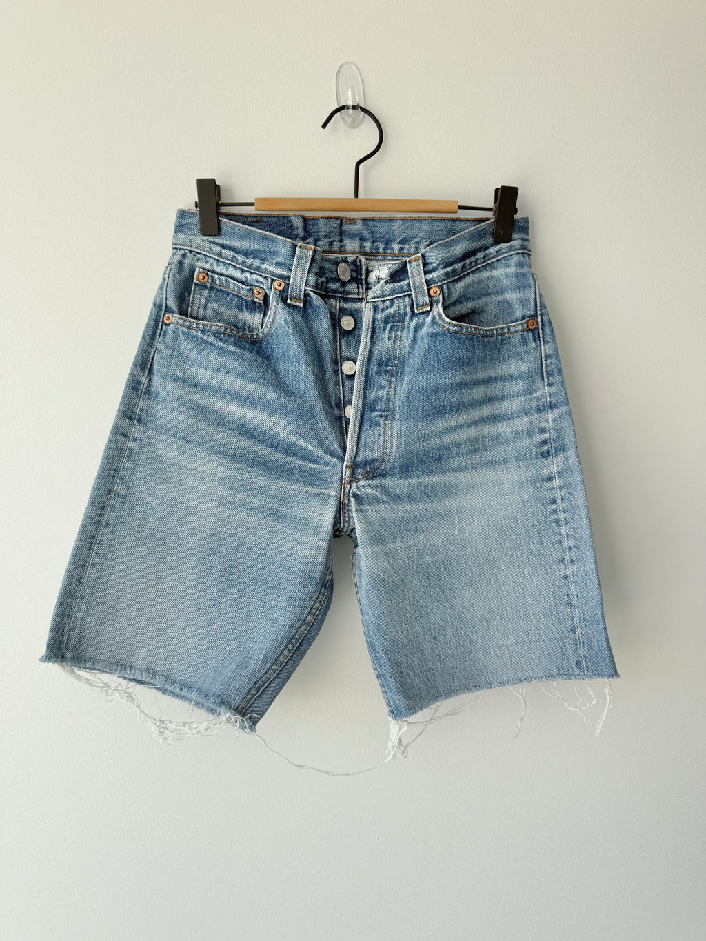 W27 vintage Levis 501 shorts 26/27” dark faded blue Levi’s 501s USA early 90s