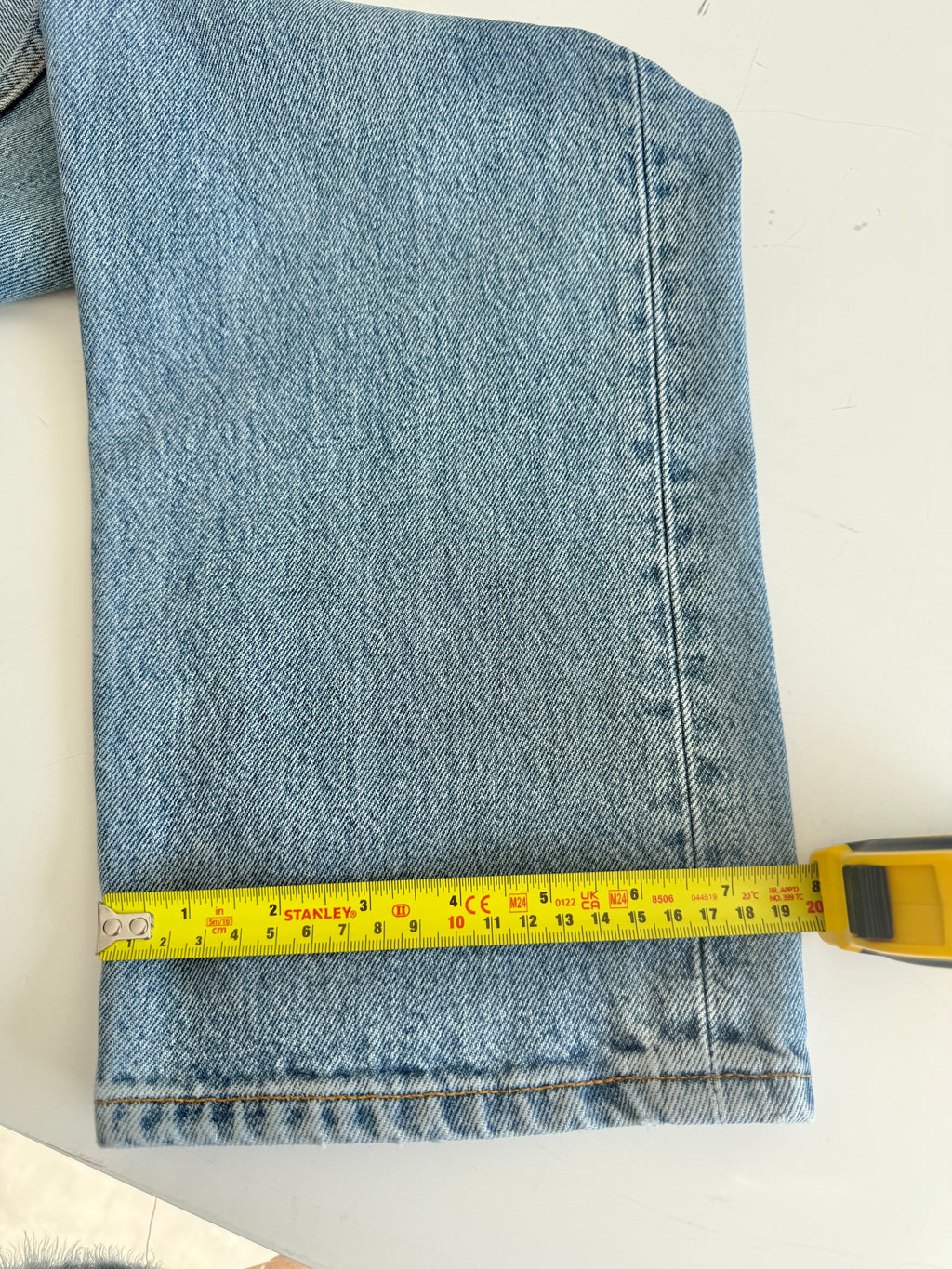 W31 L29 vintage Levis 501 30/31” measured waist medium faded blue wallet mark Y2K 501s