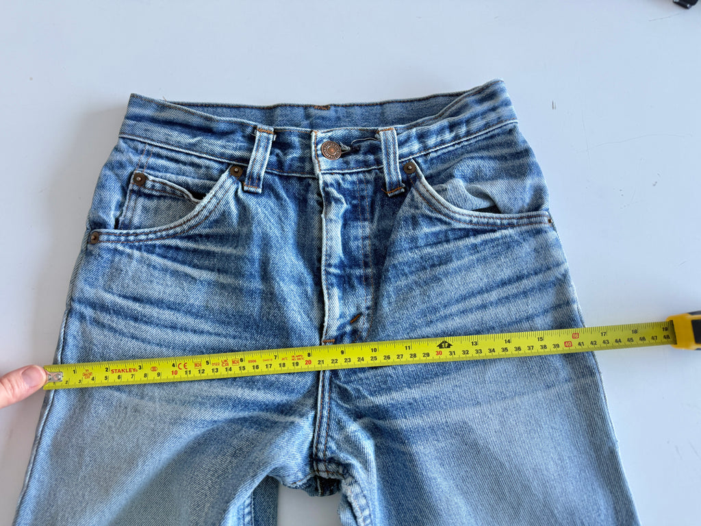 W24 L26 vintage Levis 24/25” measured whiskers denim medium faded blue 70s/80’s levi’s