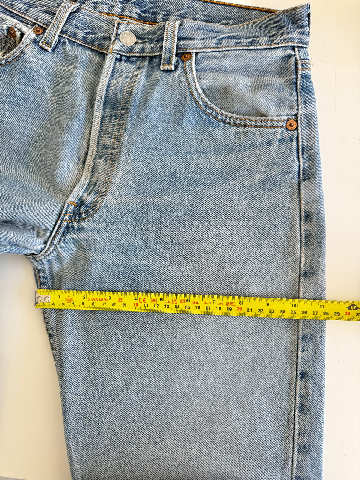 W29 L31 vintage Levis 501 28/29” measured fade light denim USA 501s Y2K